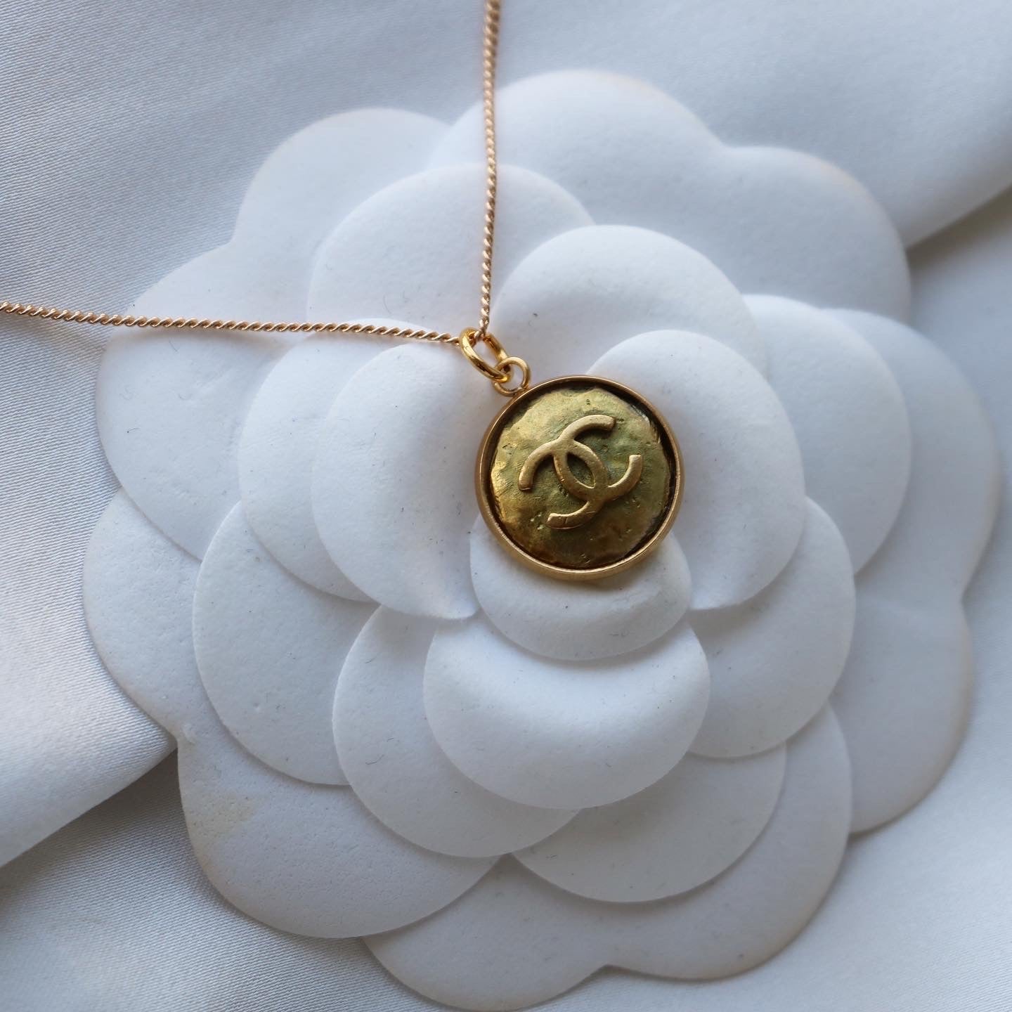 COLLIER UPCYCLÉ CHANEL | PETIT MARTELÉ