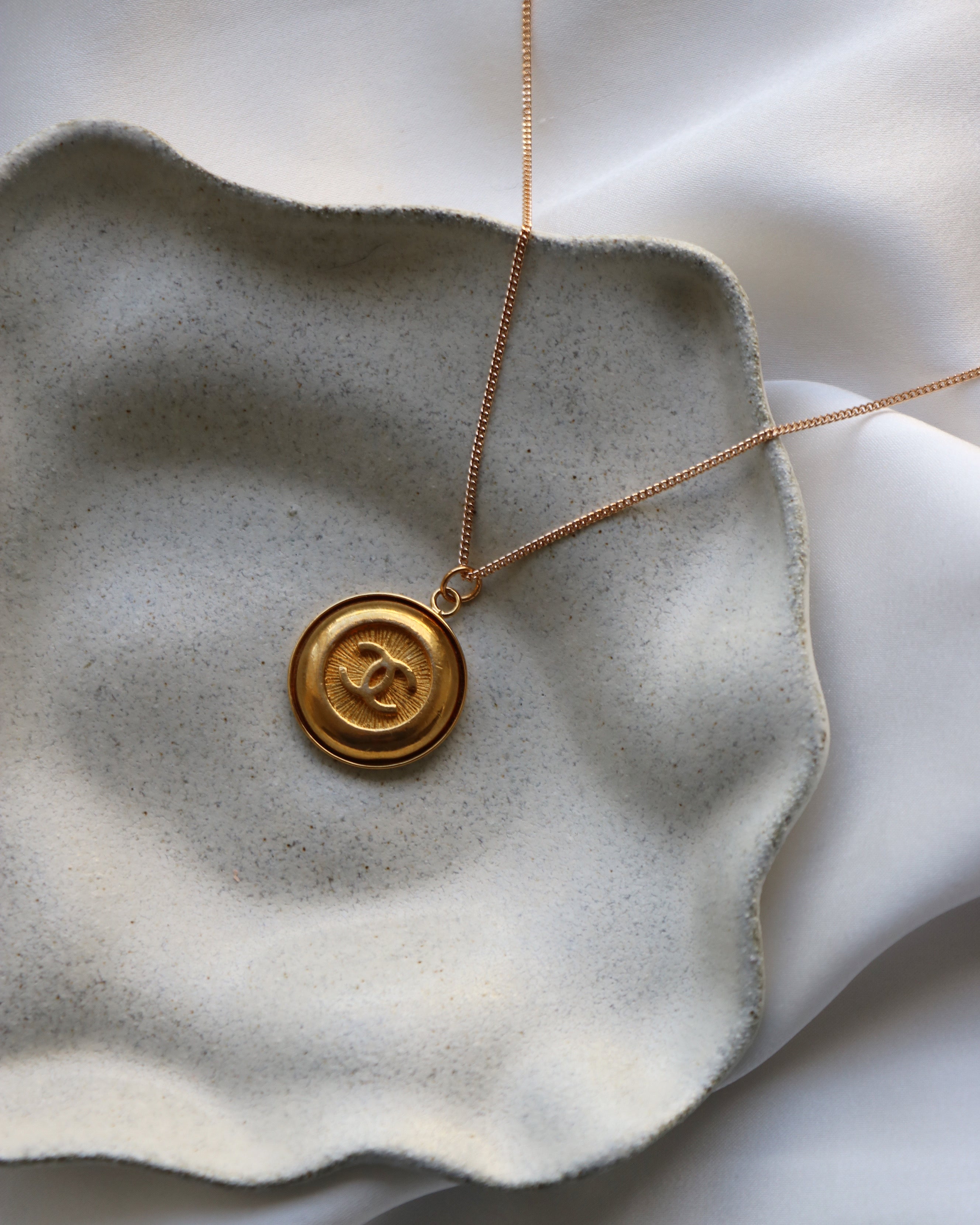 COLLIER UPCYCLÉ CHANEL | DORÉ RARE N°1