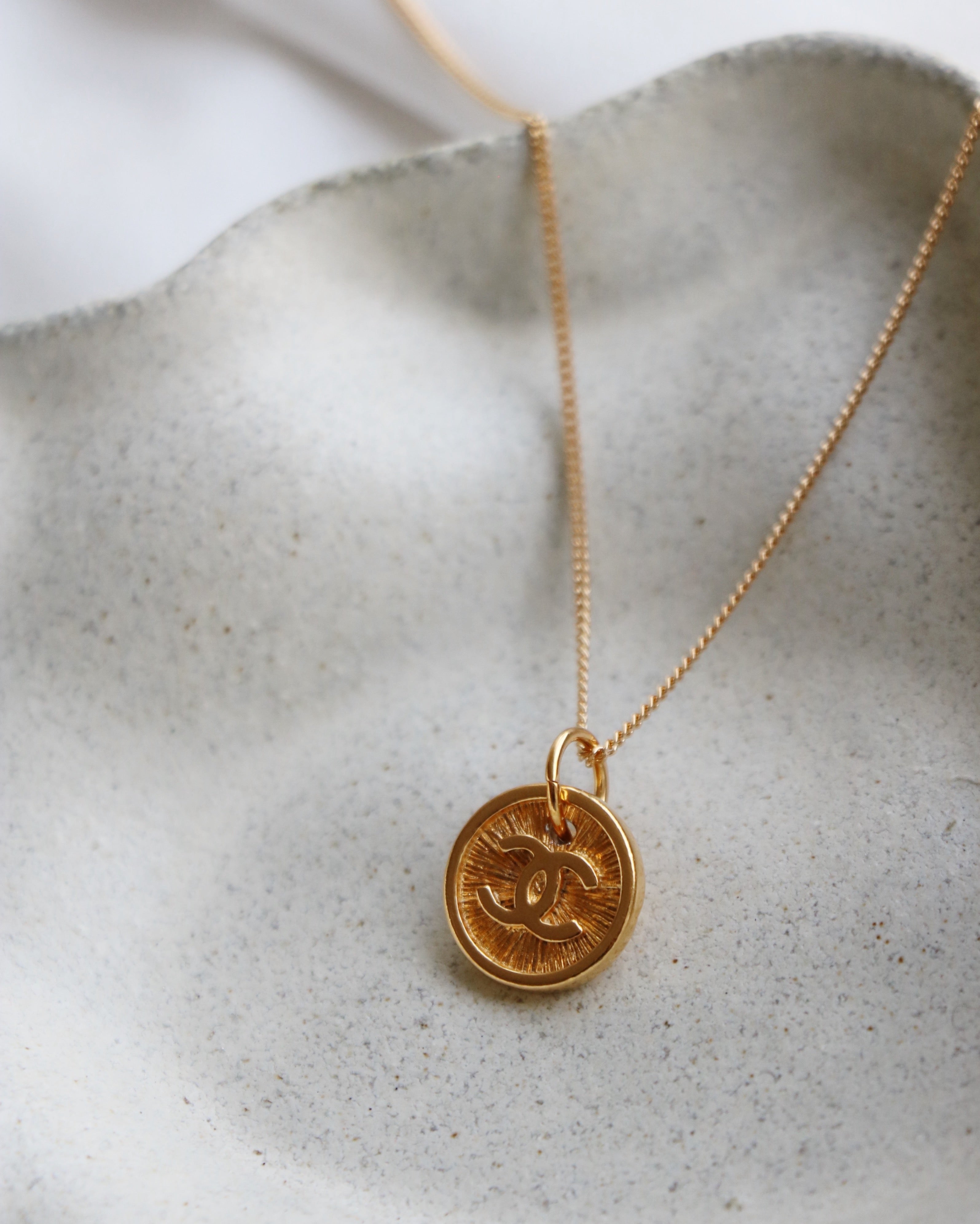 COLLIER UPCYCLÉ CHANEL | DORÉ