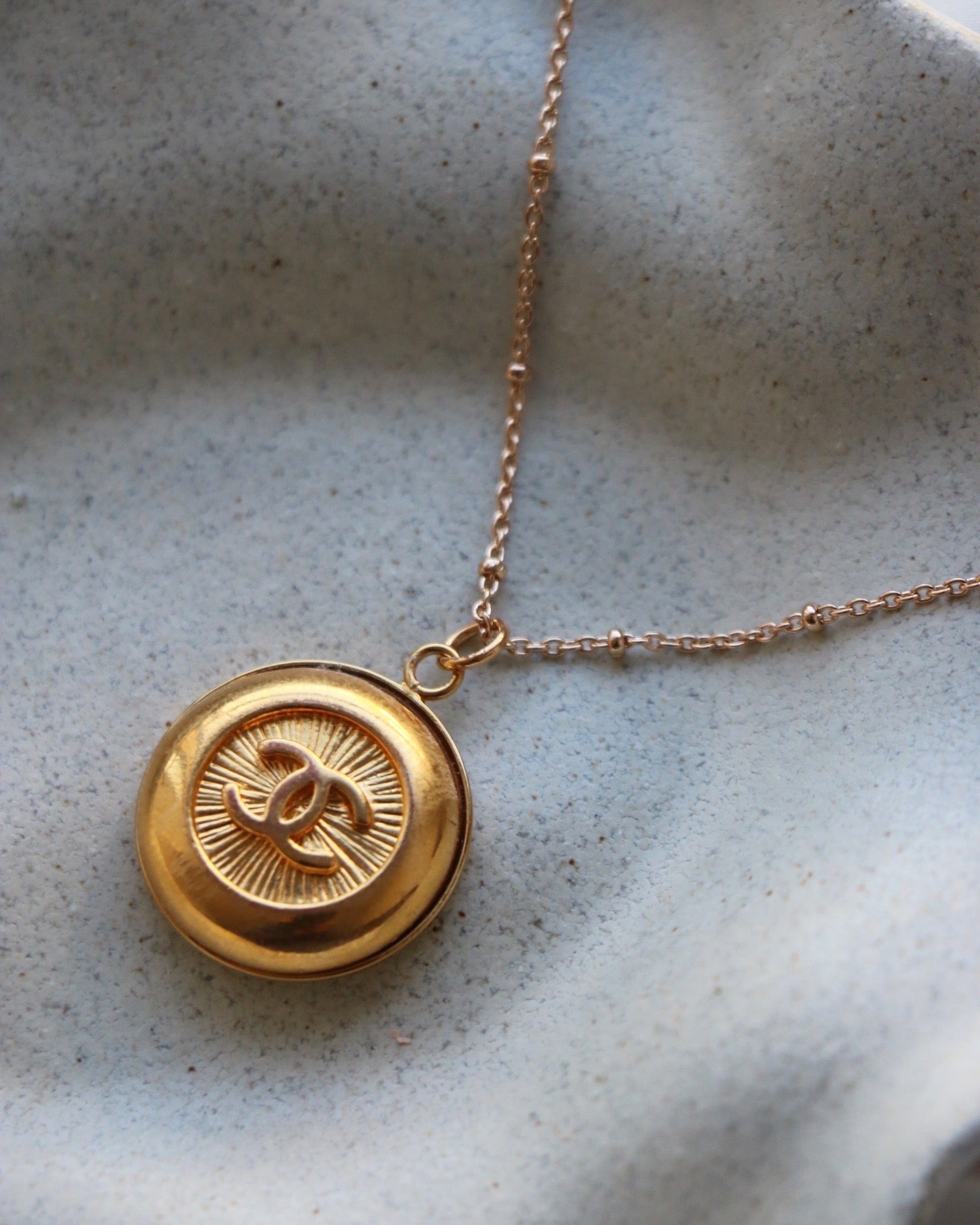 COLLIER UPCYCLÉ CHANEL | DORÉ RARE N°2