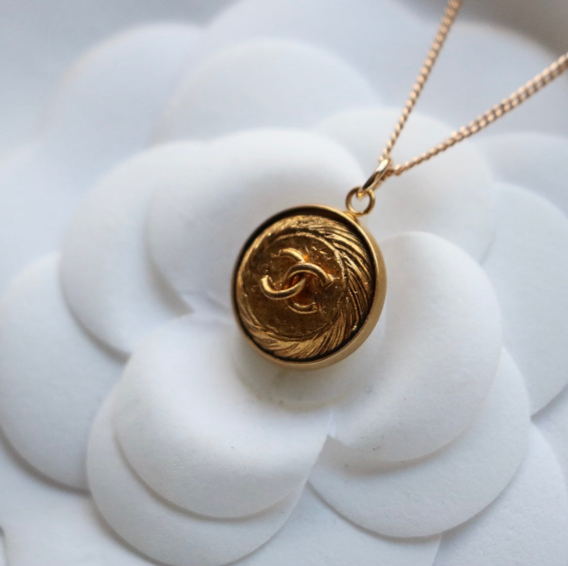 COLLIER UPCYCLÉ CHANEL | PETIT BRONZE