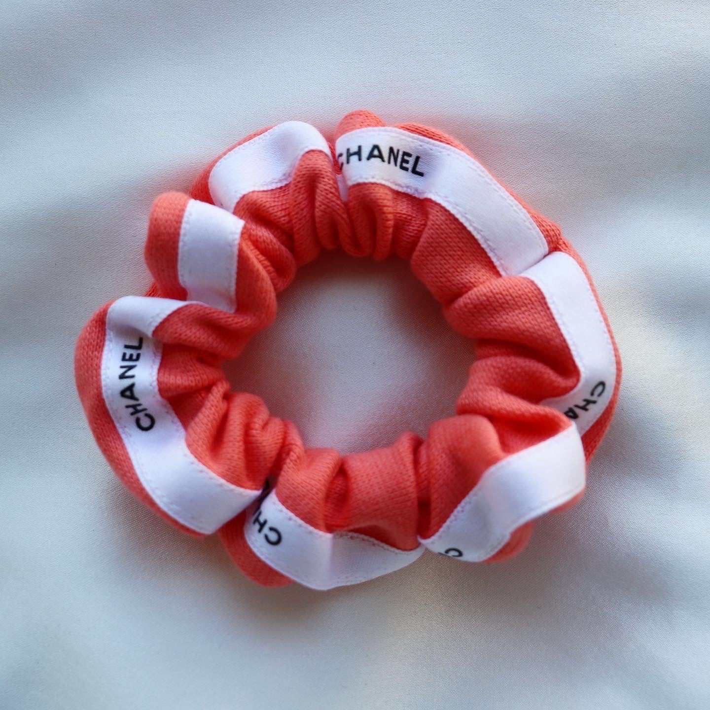 MINI CHOUCHOU UPCYCLÉ CHANEL | FLASHY