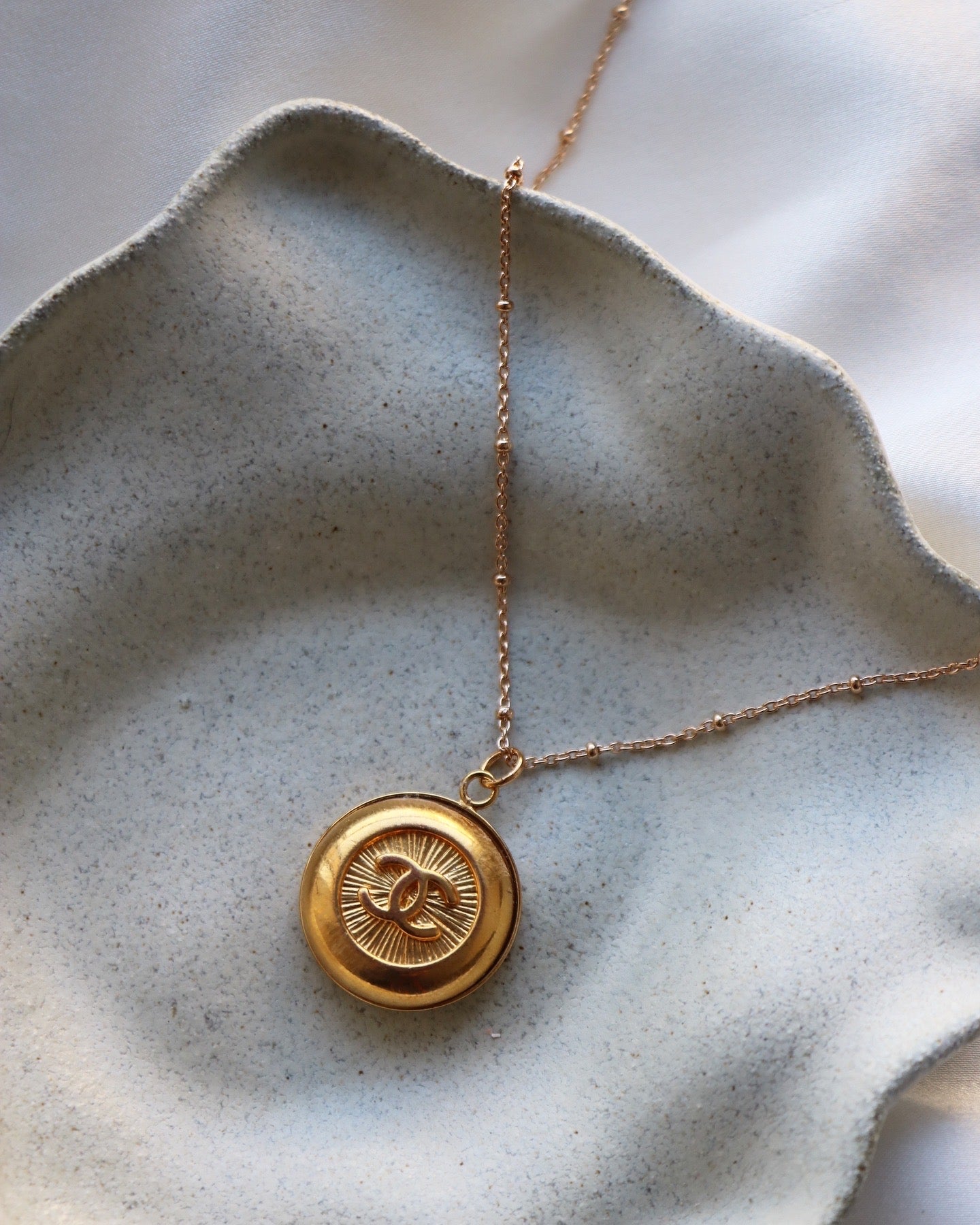 COLLIER UPCYCLÉ CHANEL | DORÉ RARE N°2