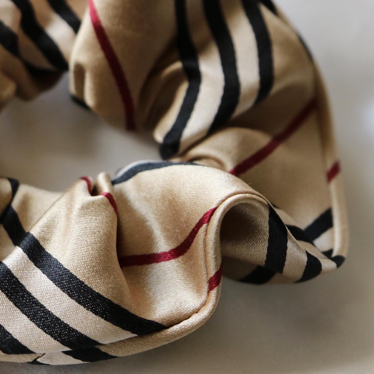 CHOUCHOU UPCYCLÉ BURBERRY | 100% SOIE