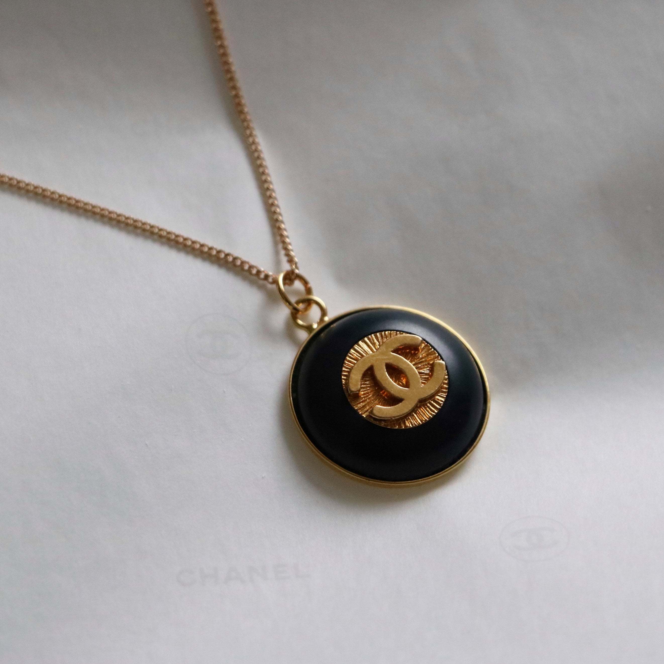 COLLIER UPCYCLÉ CHANEL | BLEU NUIT/NOIR N°1