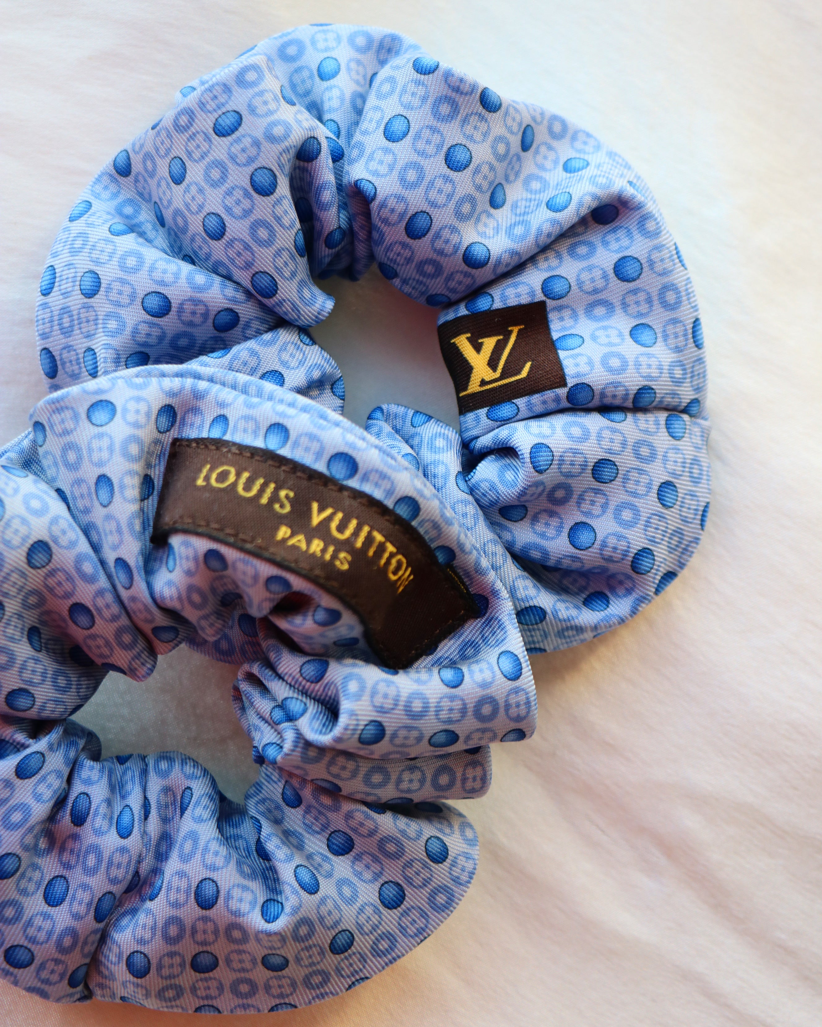 CHOUCHOU UPCYCLÉ LOUIS VUITTON | 100% SOIE