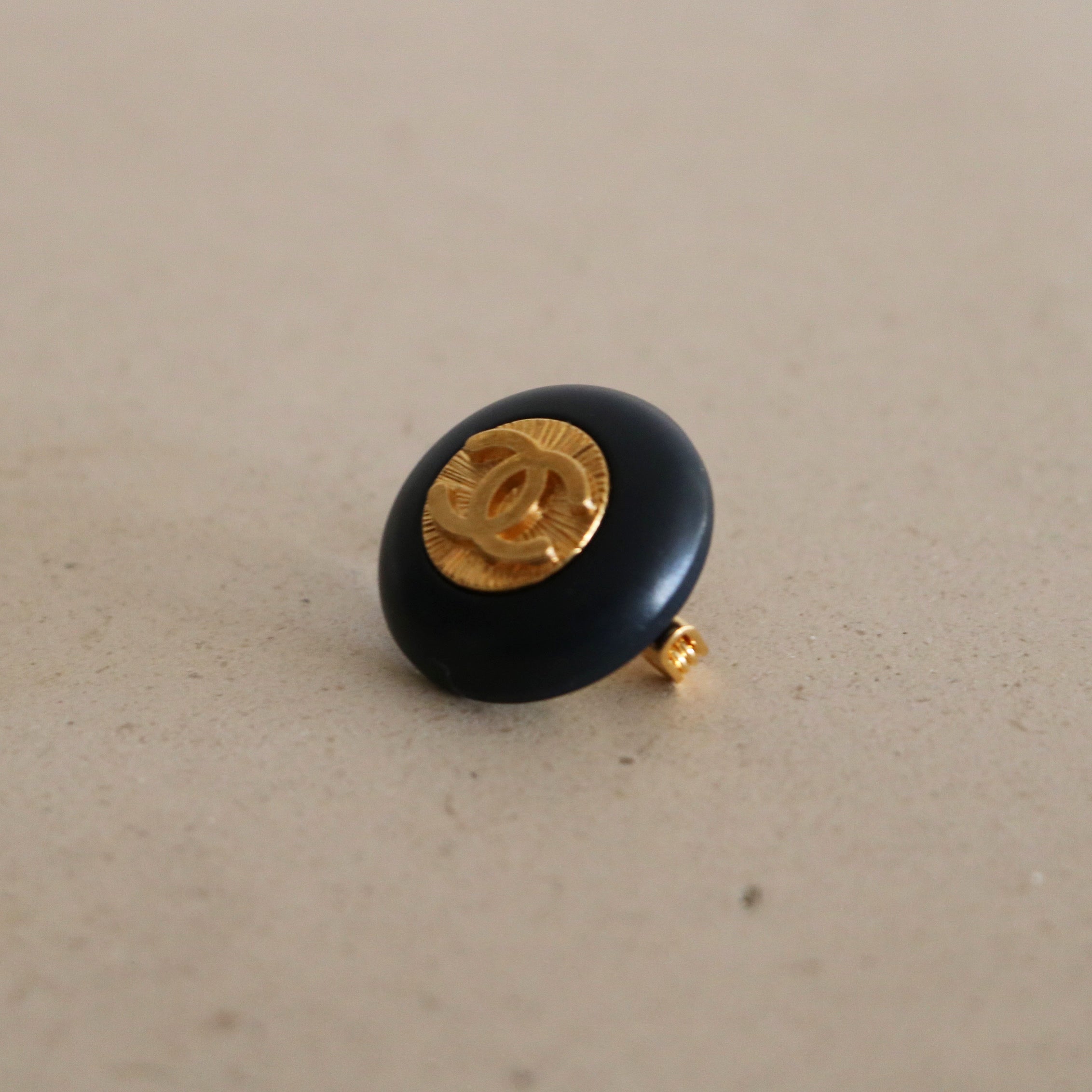 BROCHE UPCYCLÉE | BLEU NUIT/NOIR