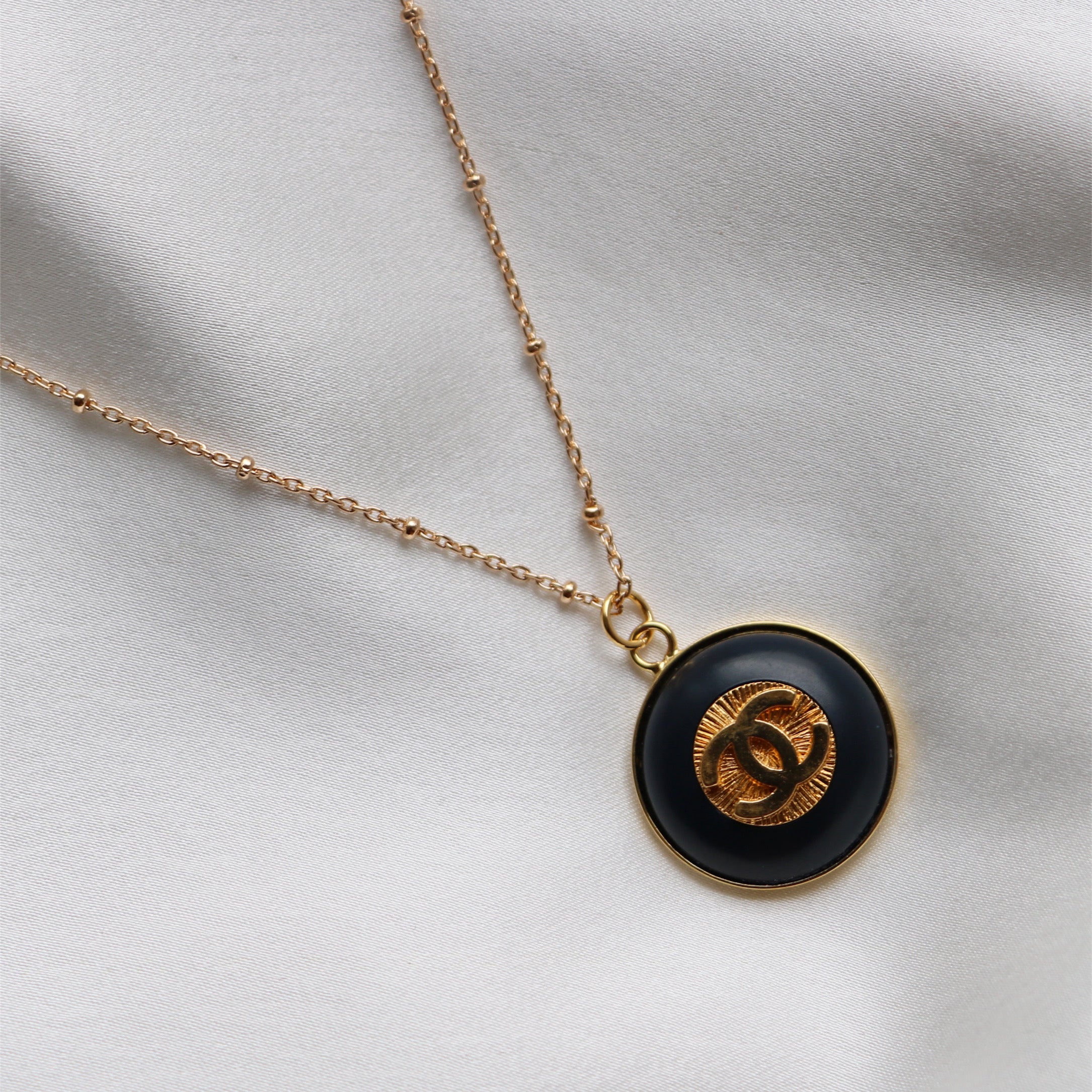 COLLIER UPCYCLÉ CHANEL | BLEU NUIT/NOIR N°1