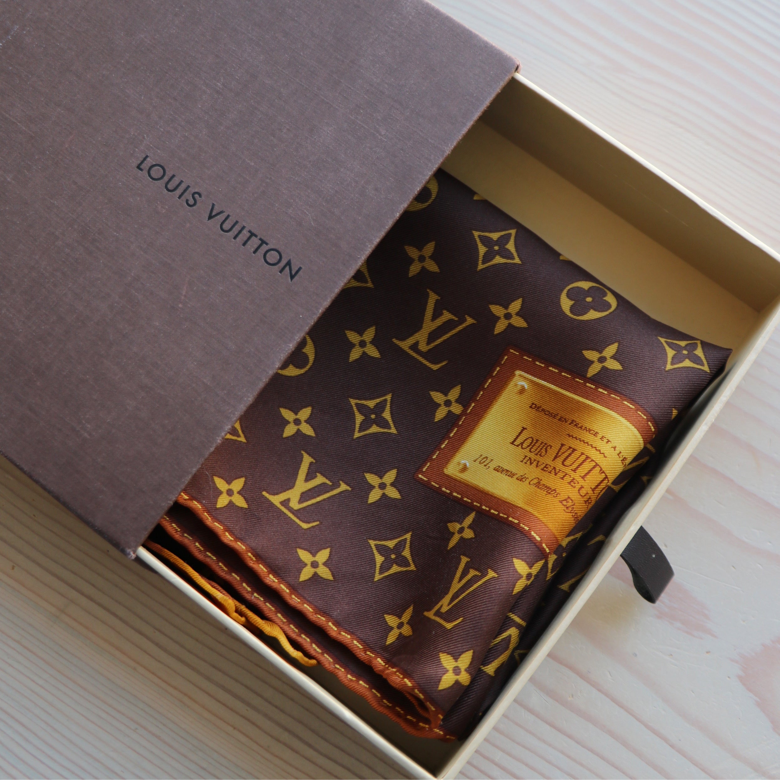 FOULARD LOUIS VUITTON VINTAGE | 100% SOIE