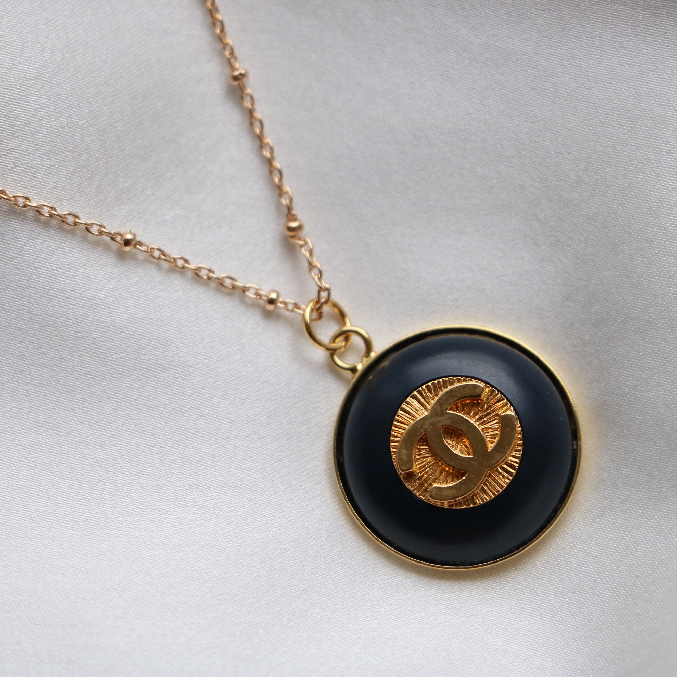 COLLIER UPCYCLÉ CHANEL | BLEU NUIT/NOIR N°1
