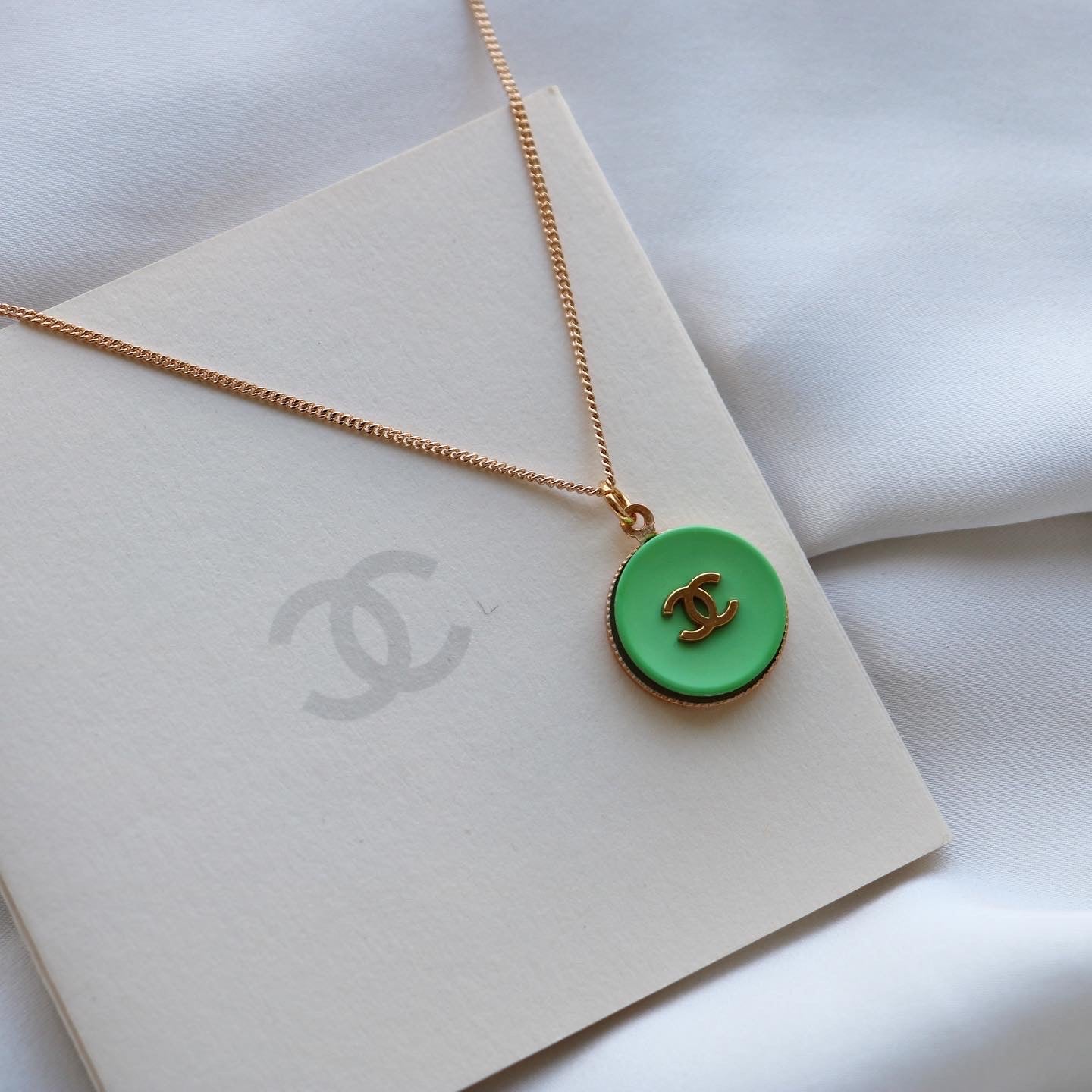 COLLIER UPCYCLÉ CHANEL | VERT