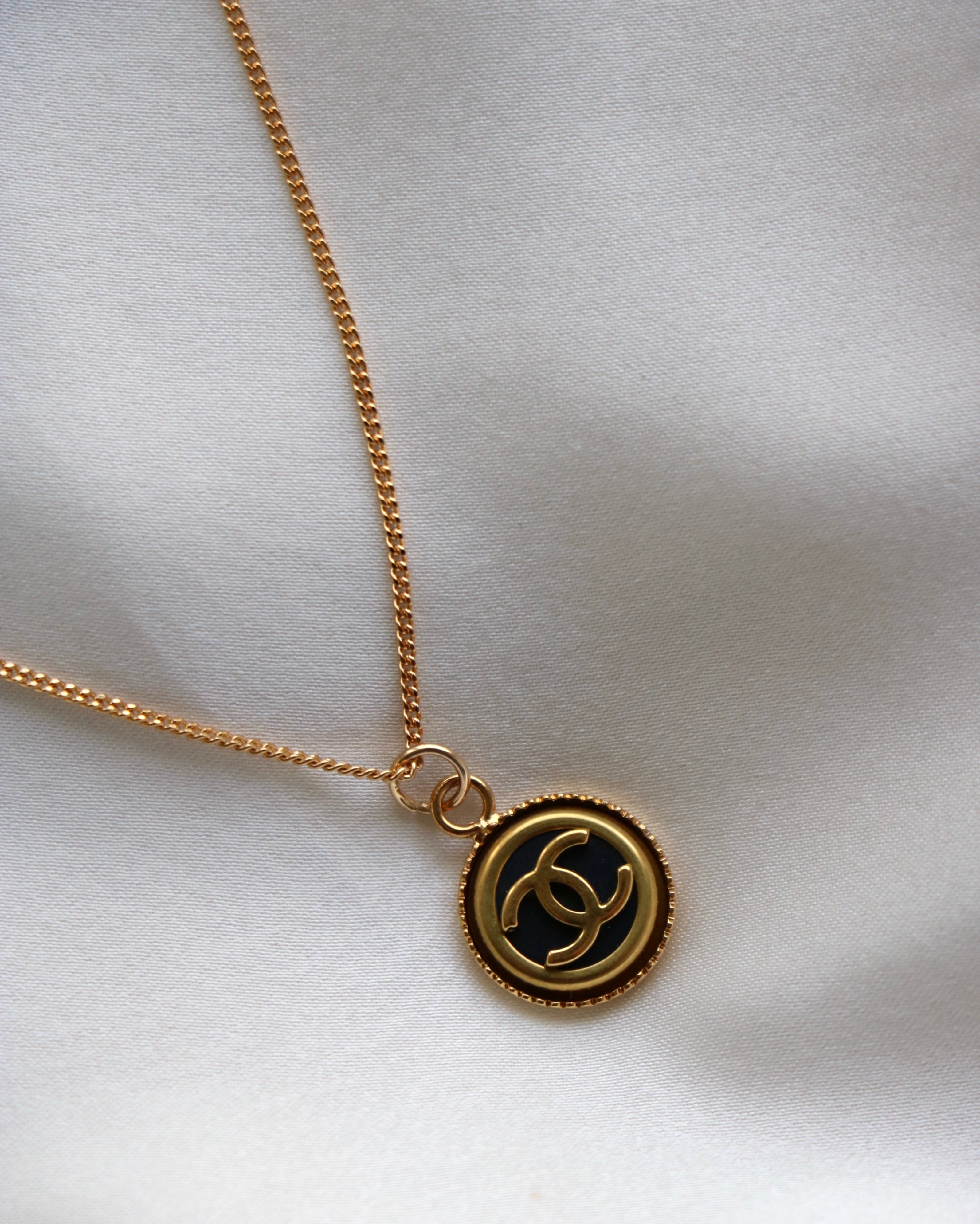 COLLIER UPCYCLÉ CHANEL | PETIT NOIR/DORÉ N°1