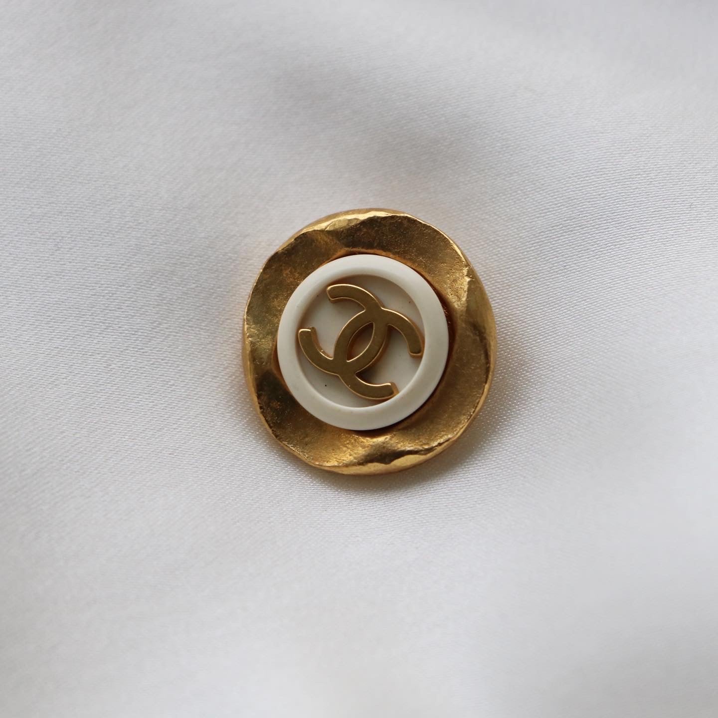 COLLIER UPCYCLÉ | BLANC IRRÉGULIER RARE