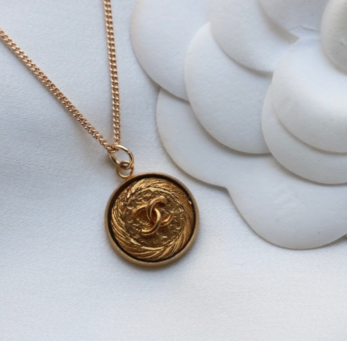 COLLIER UPCYCLÉ CHANEL | PETIT BRONZE