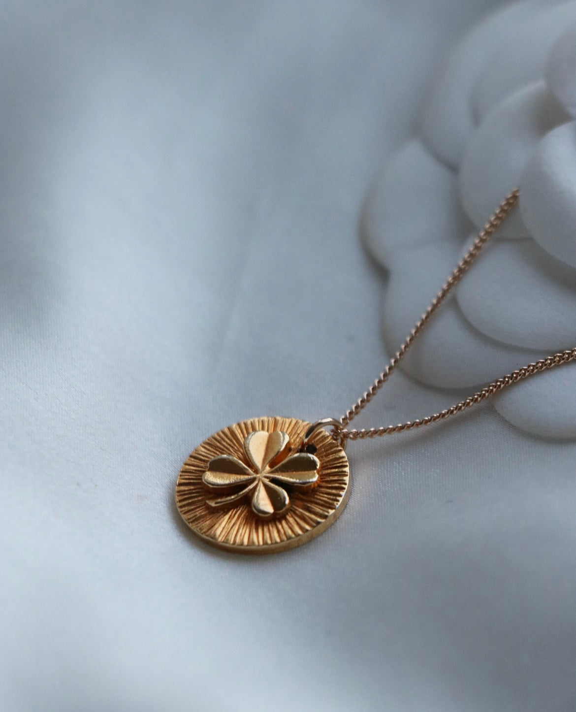 COLLIER UPCYCLÉ CHANEL | TRÈFLE "LUCKY" N°5