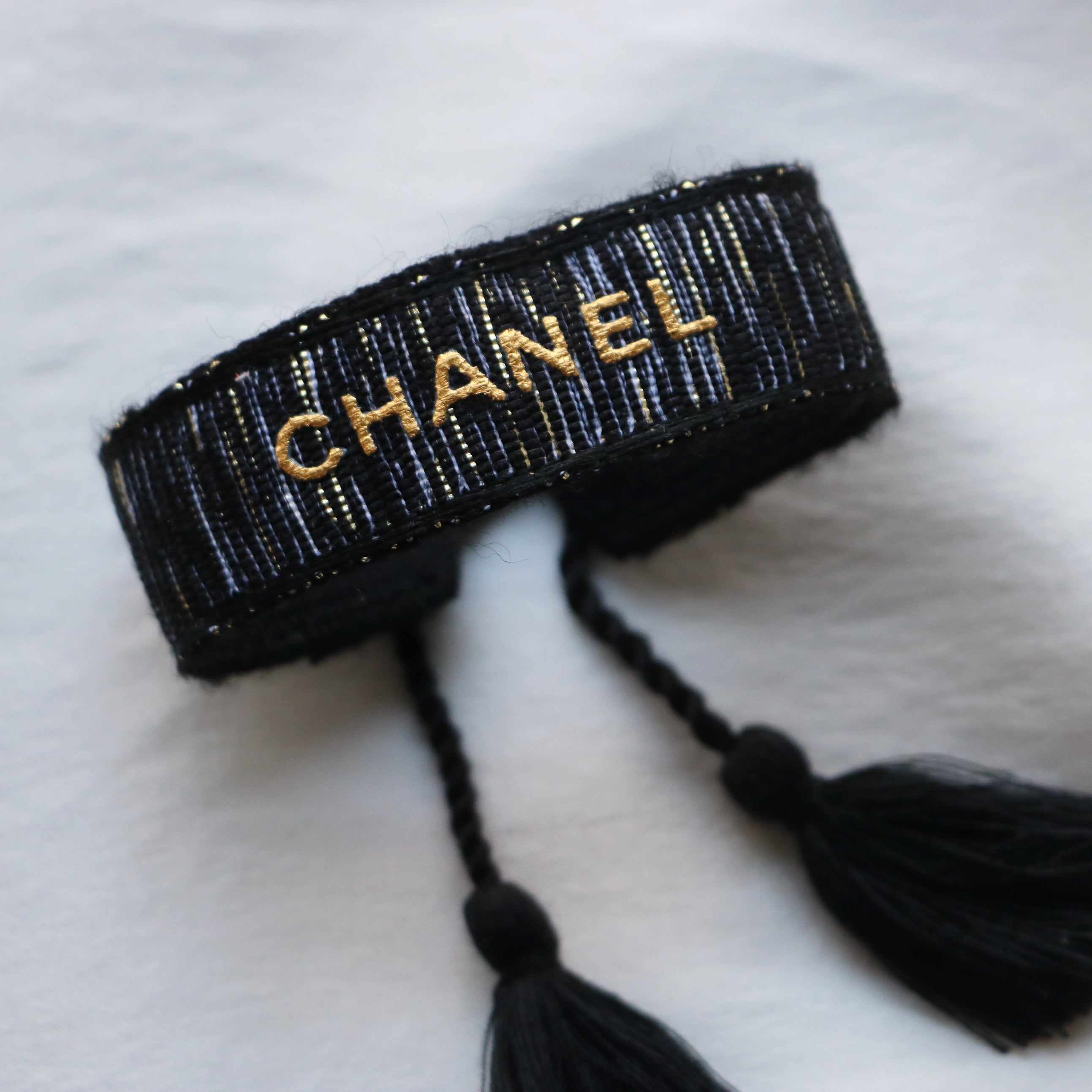 BRACELET TISSÉ UPCYCLÉ CHANEL | NOIR & DORÉ