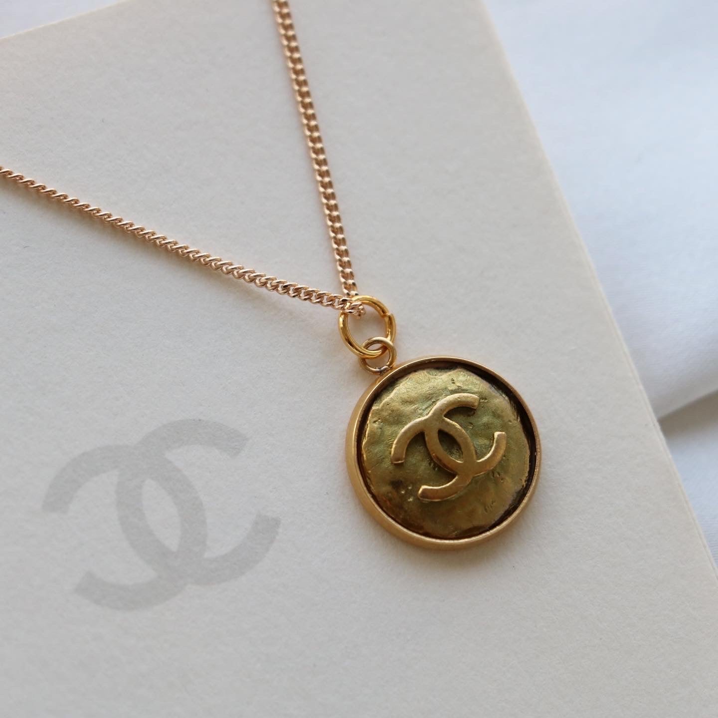 COLLIER UPCYCLÉ CHANEL | PETIT MARTELÉ