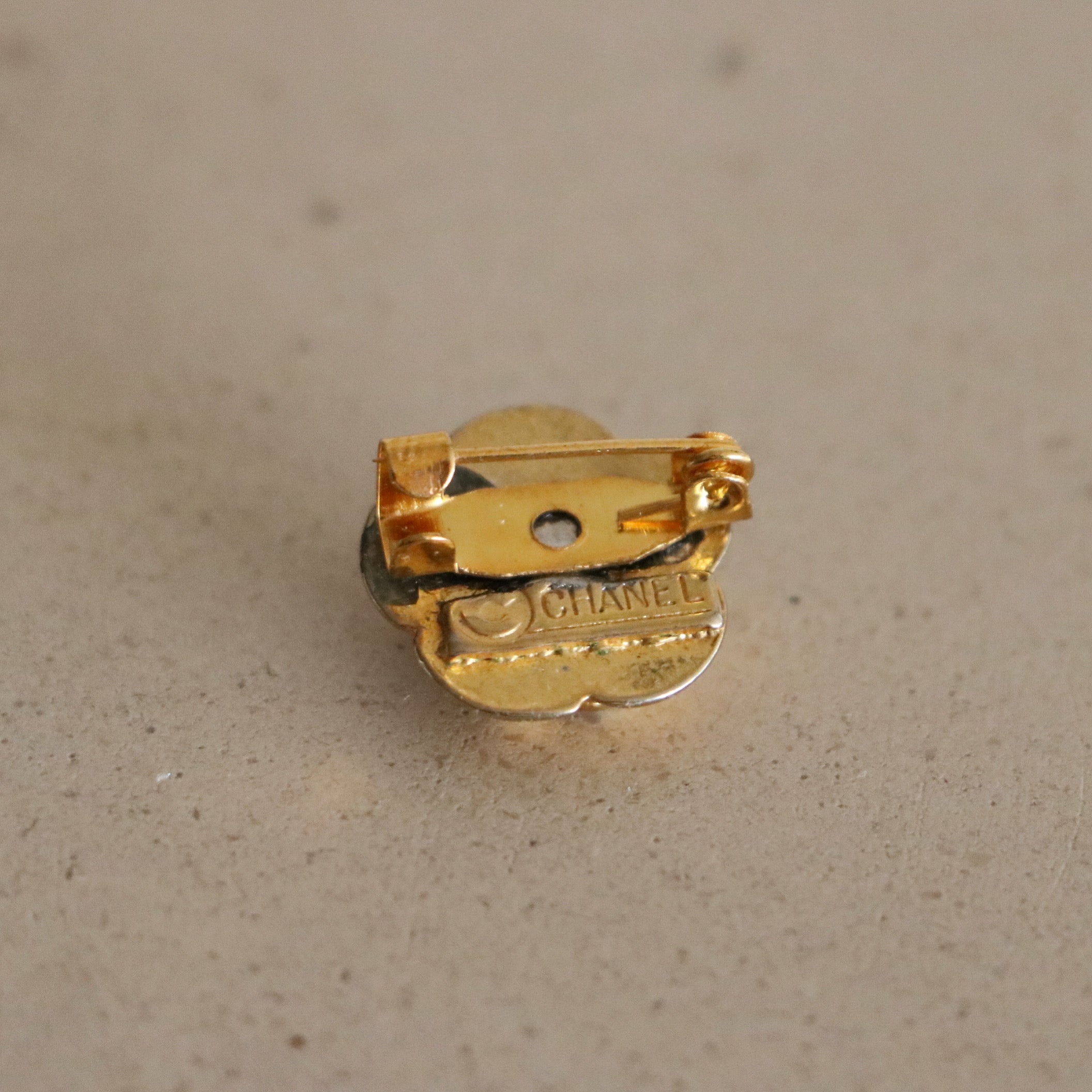 BROCHE UPCYCLÉE | CAMÉLIA