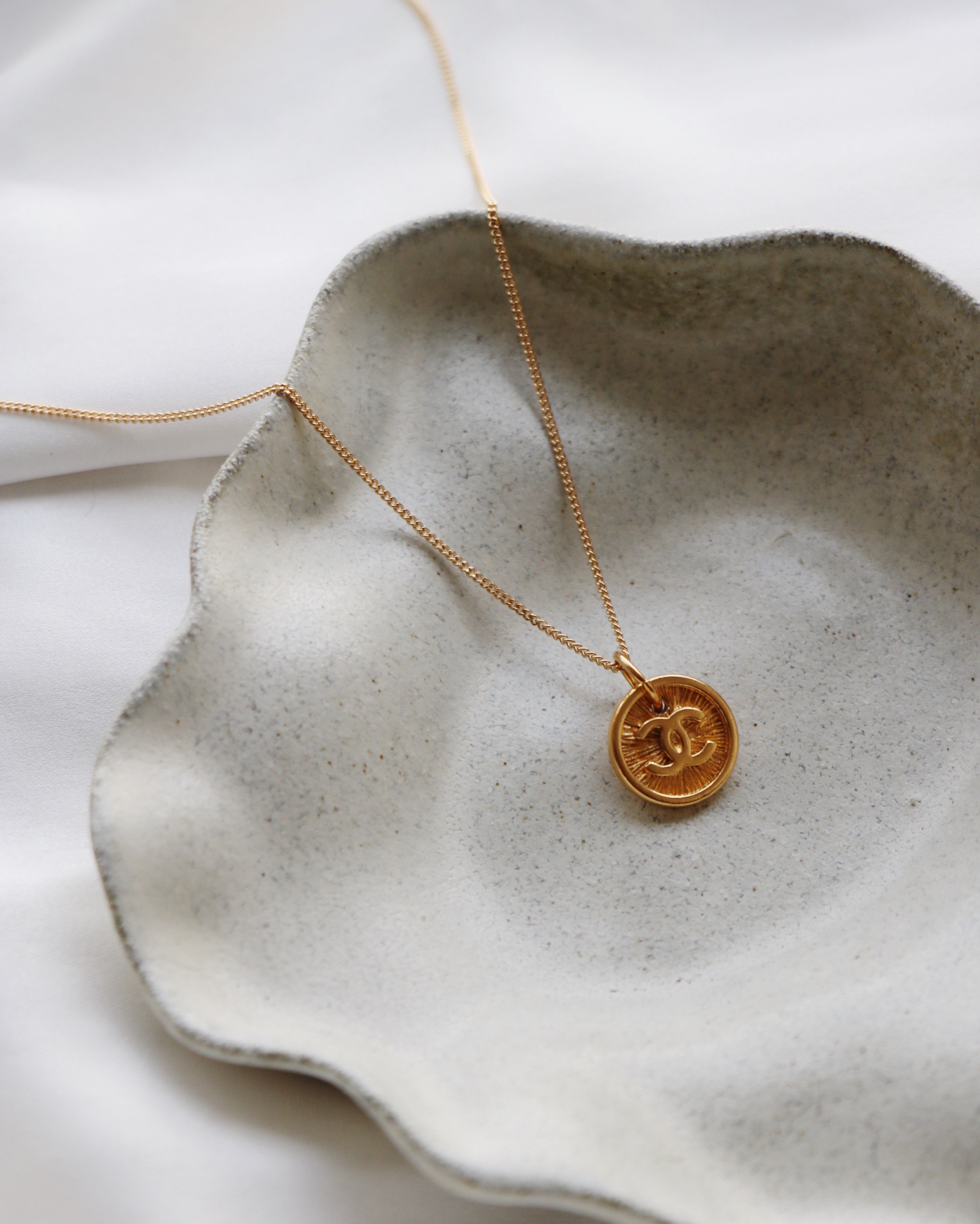 COLLIER UPCYCLÉ CHANEL | DORÉ