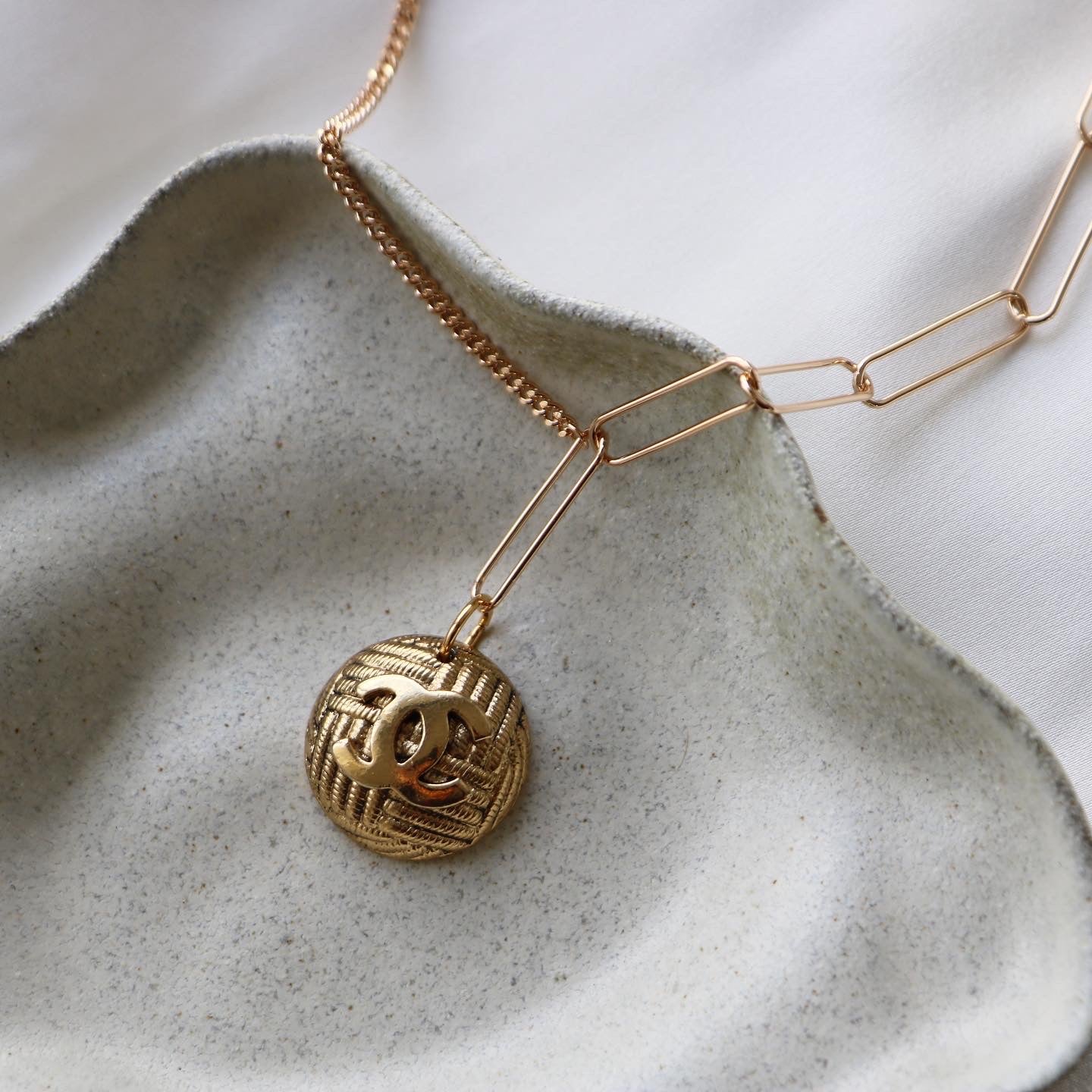 COLLIER UPCYCLÉ | MATELASSÉ BI-CHAÎNE