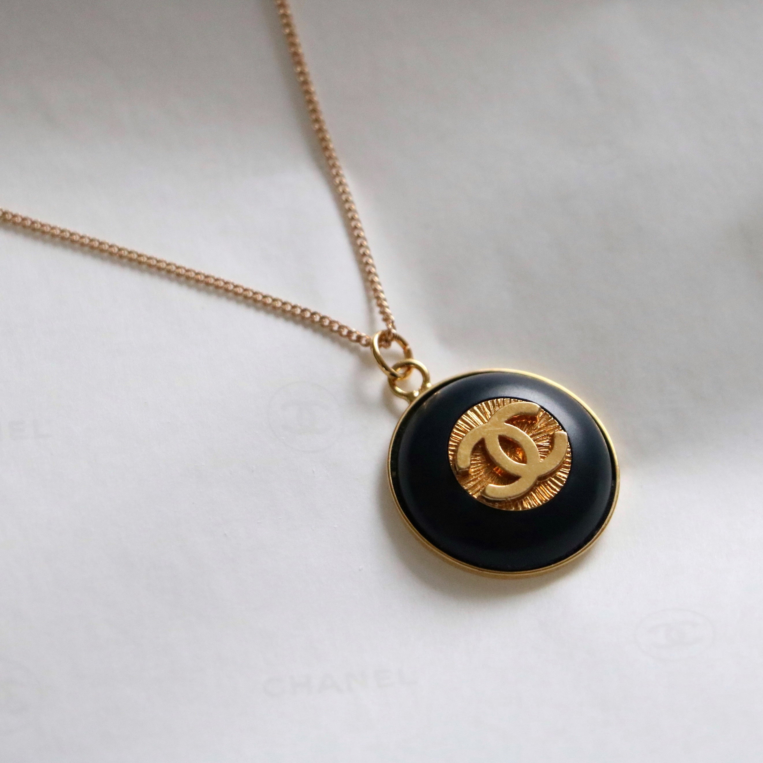 COLLIER UPCYCLÉ CHANEL | BLEU NUIT/NOIR N°1