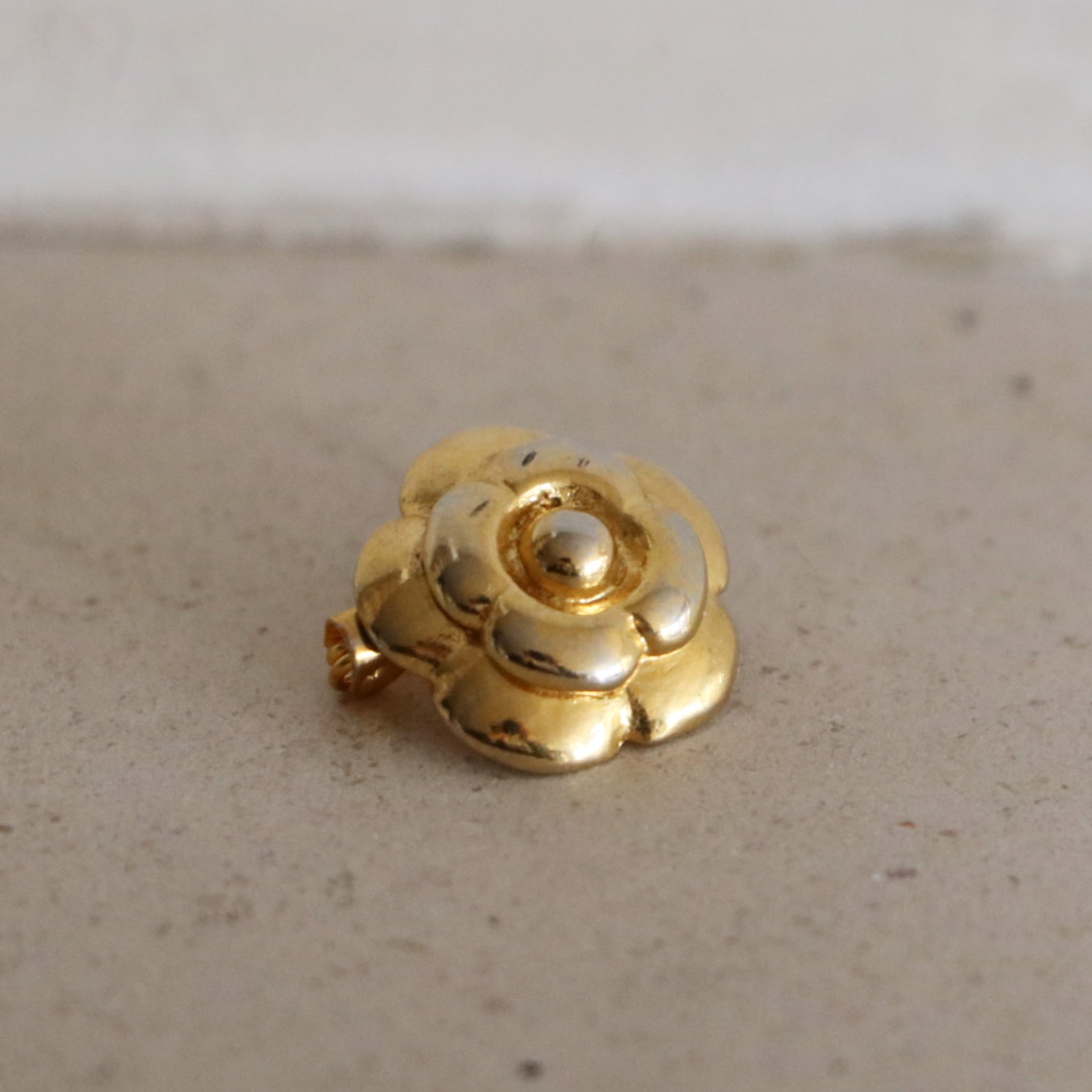 BROCHE UPCYCLÉE | CAMÉLIA