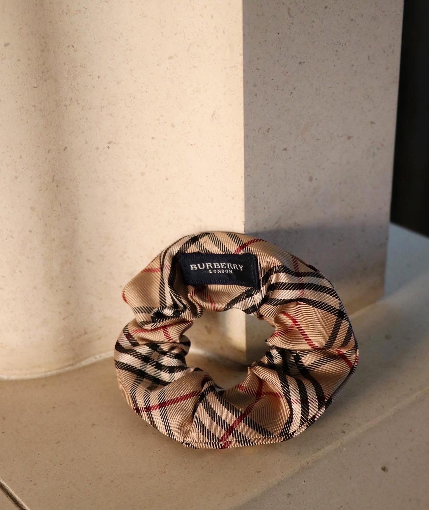 PRÉ COMMANDE | CHOUCHOU UPCYCLÉ BURBERRY | 100% SOIE