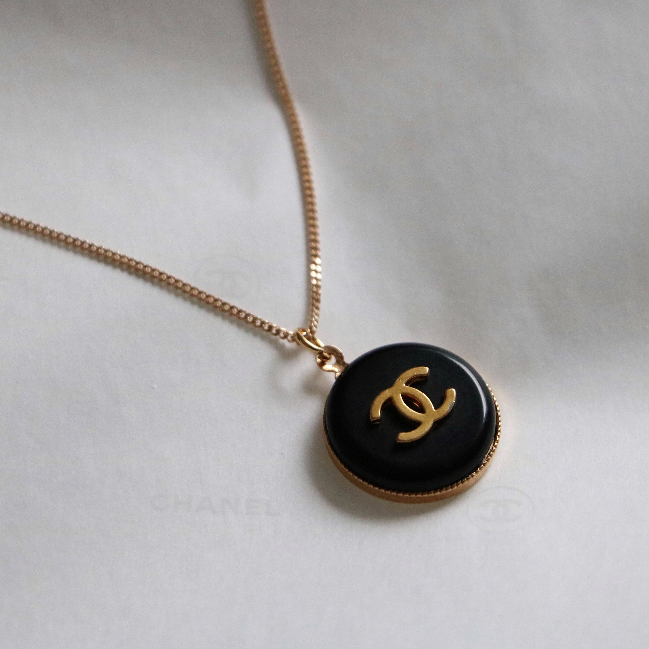 COLLIER UPCYCLÉ CHANEL | NOIR N°2