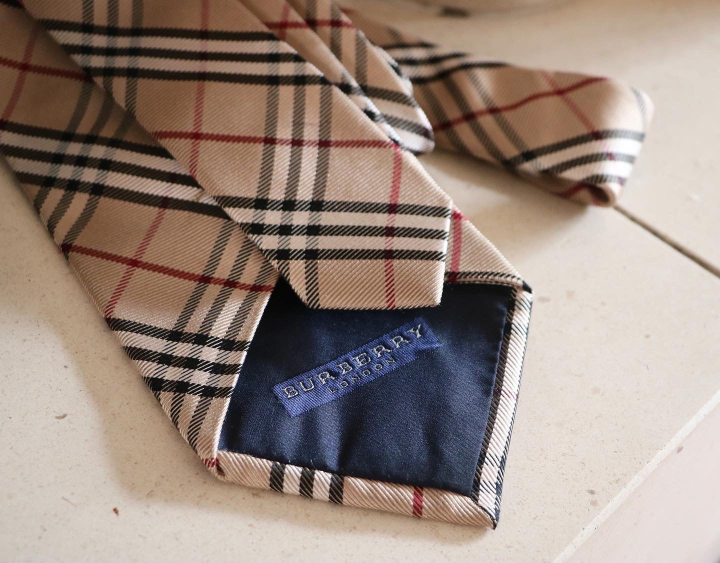 PRÉ COMMANDE | CHOUCHOU UPCYCLÉ BURBERRY | 100% SOIE