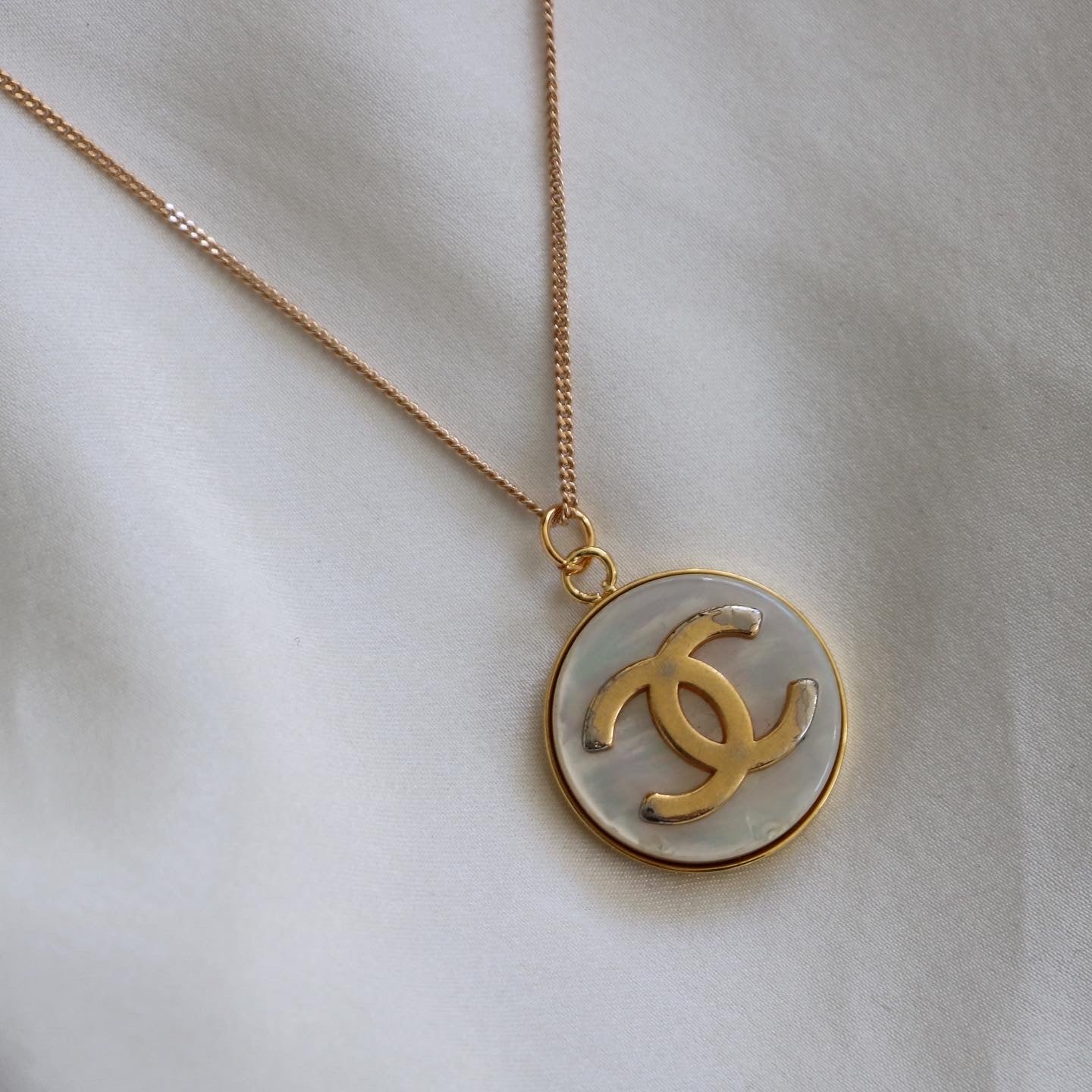 COLLIER UPCYCLÉ IMPARFAIT | BLANC NACRE RARE