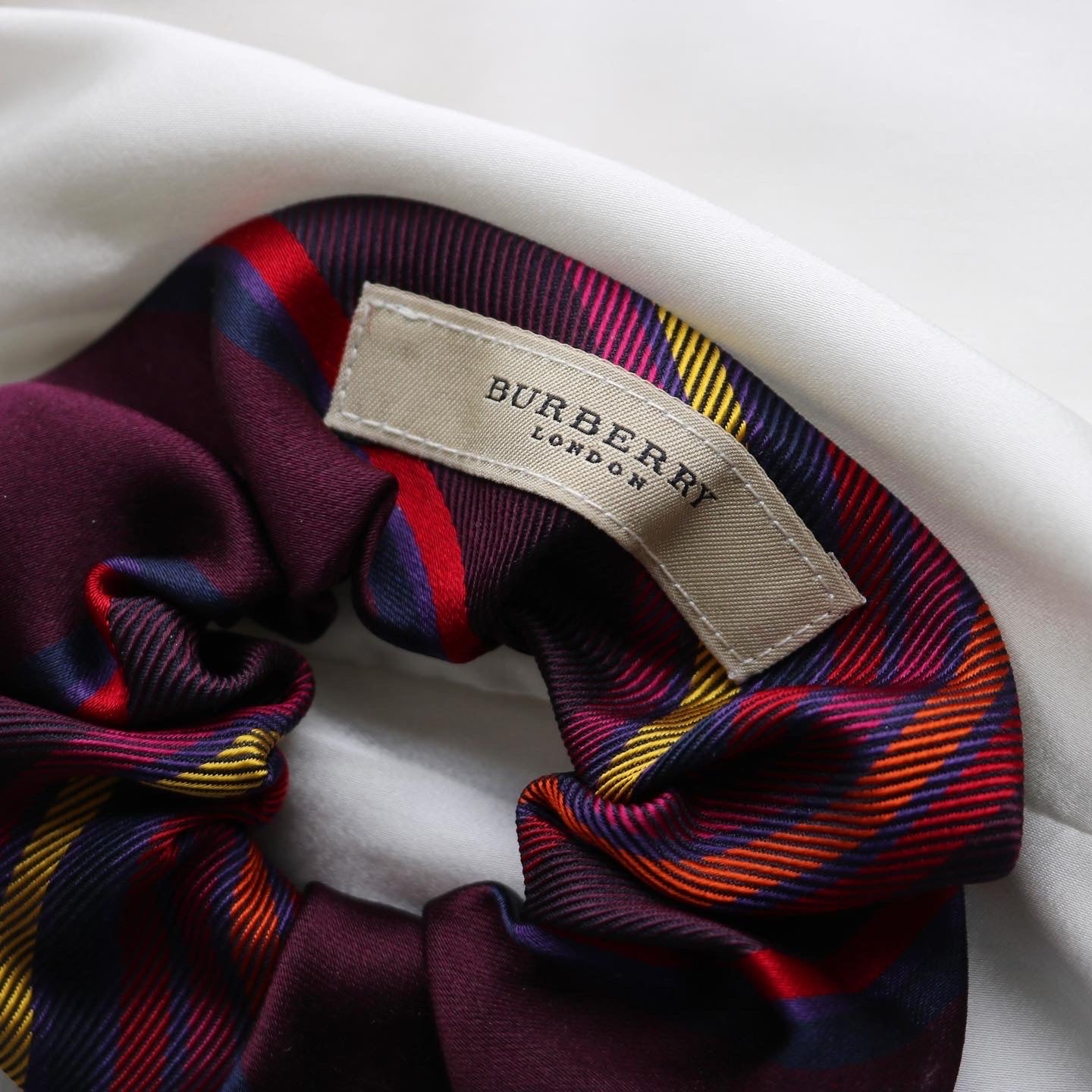CHOUCHOU UPCYCLÉ BURBERRY | 100% SOIE RARE