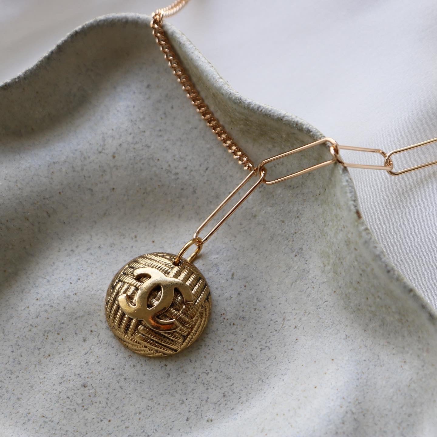 COLLIER UPCYCLÉ | MATELASSÉ BI-CHAÎNE