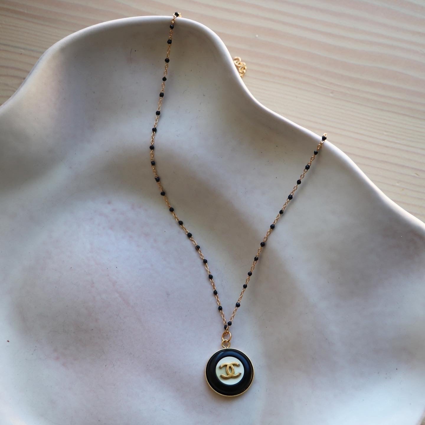 COLLIER UPCYCLÉ | NOIR & BLANC