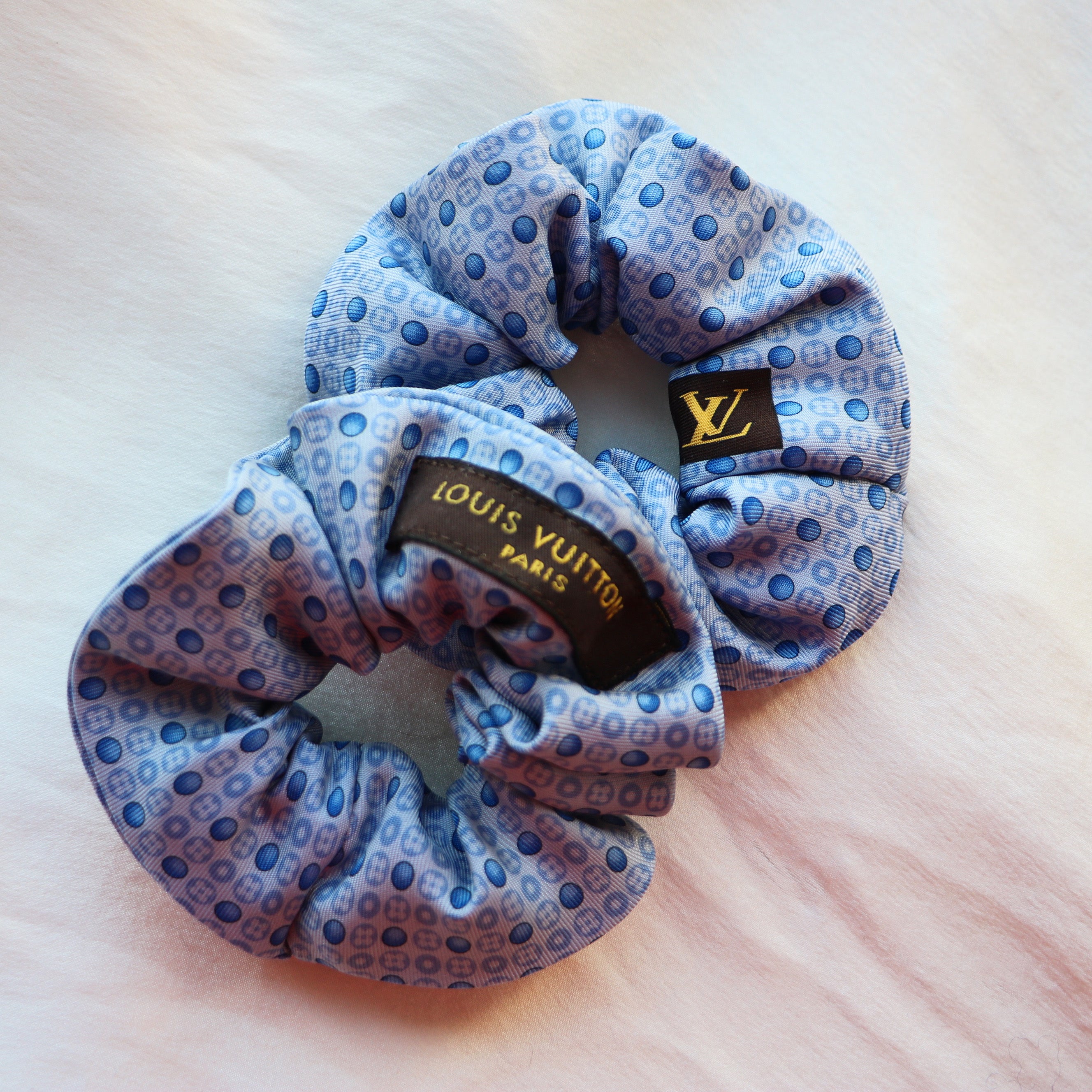 CHOUCHOU UPCYCLÉ LOUIS VUITTON | 100% SOIE