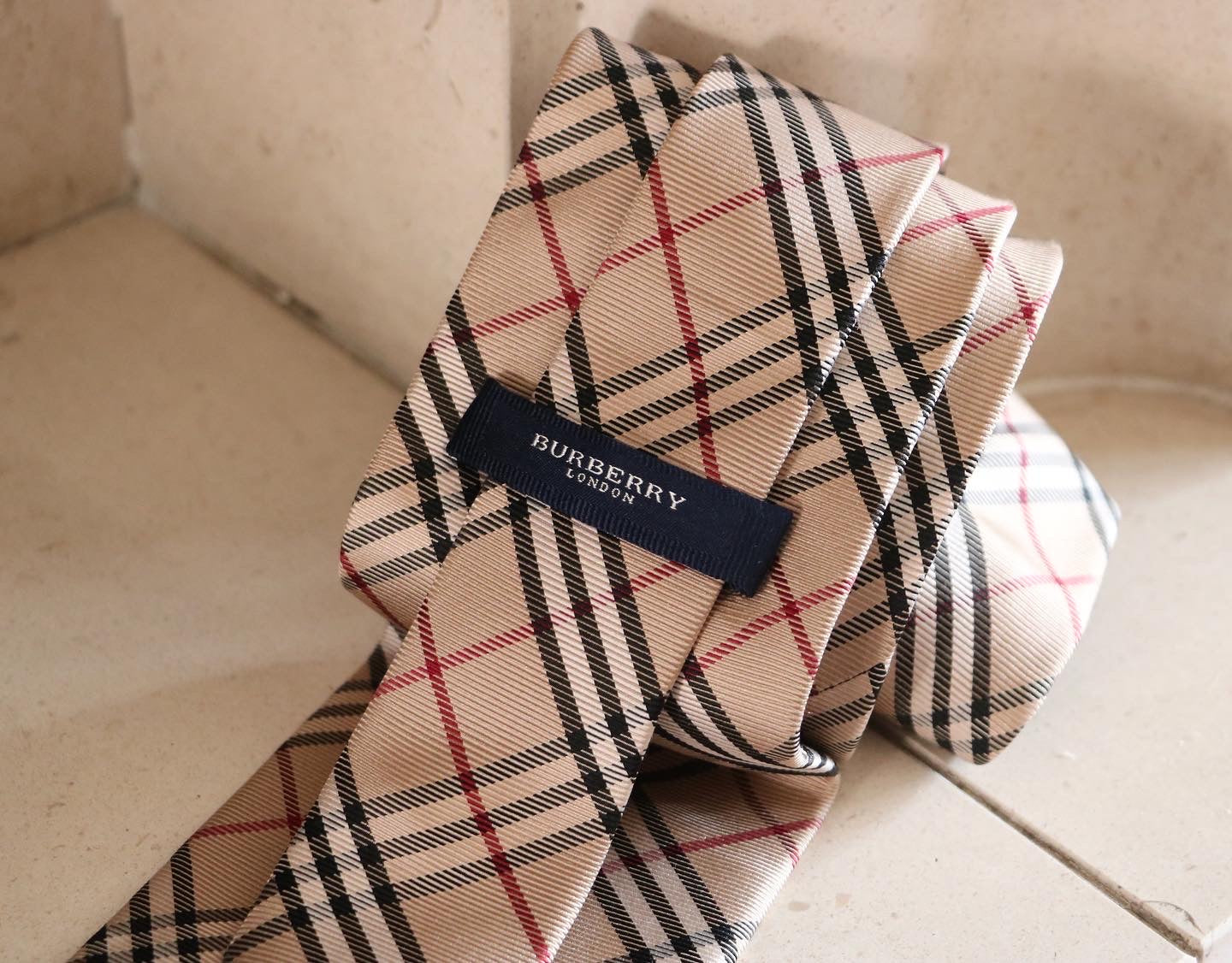 PRÉ COMMANDE | CHOUCHOU UPCYCLÉ BURBERRY | 100% SOIE