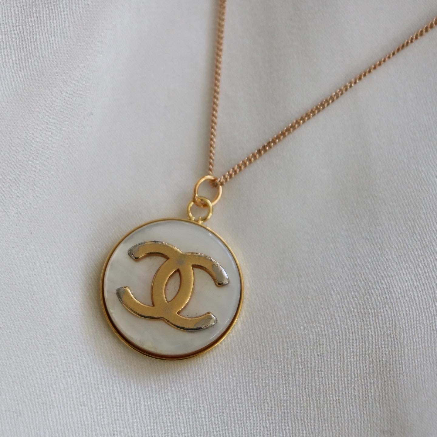 COLLIER UPCYCLÉ IMPARFAIT | BLANC NACRE RARE