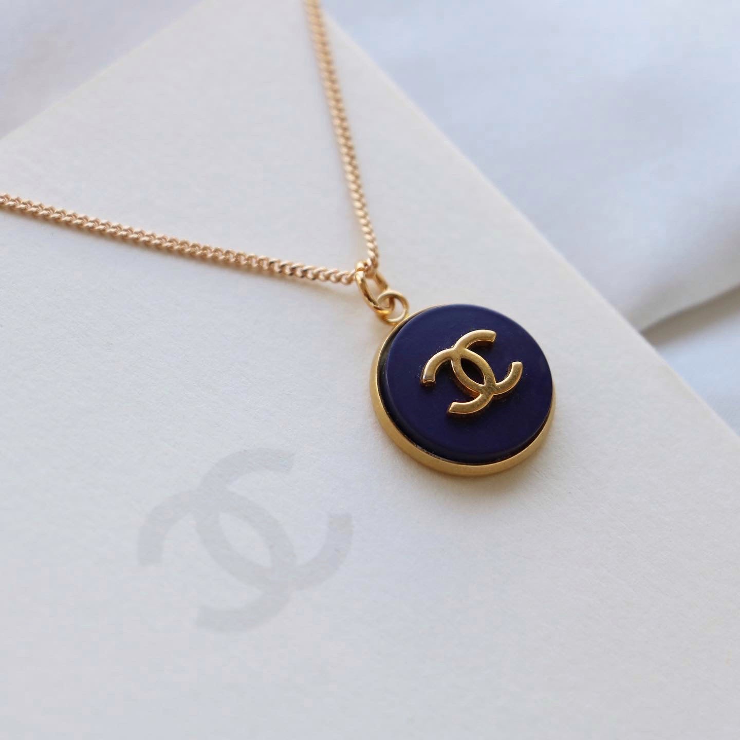 COLLIER UPCYCLÉ CHANEL | VIOLET