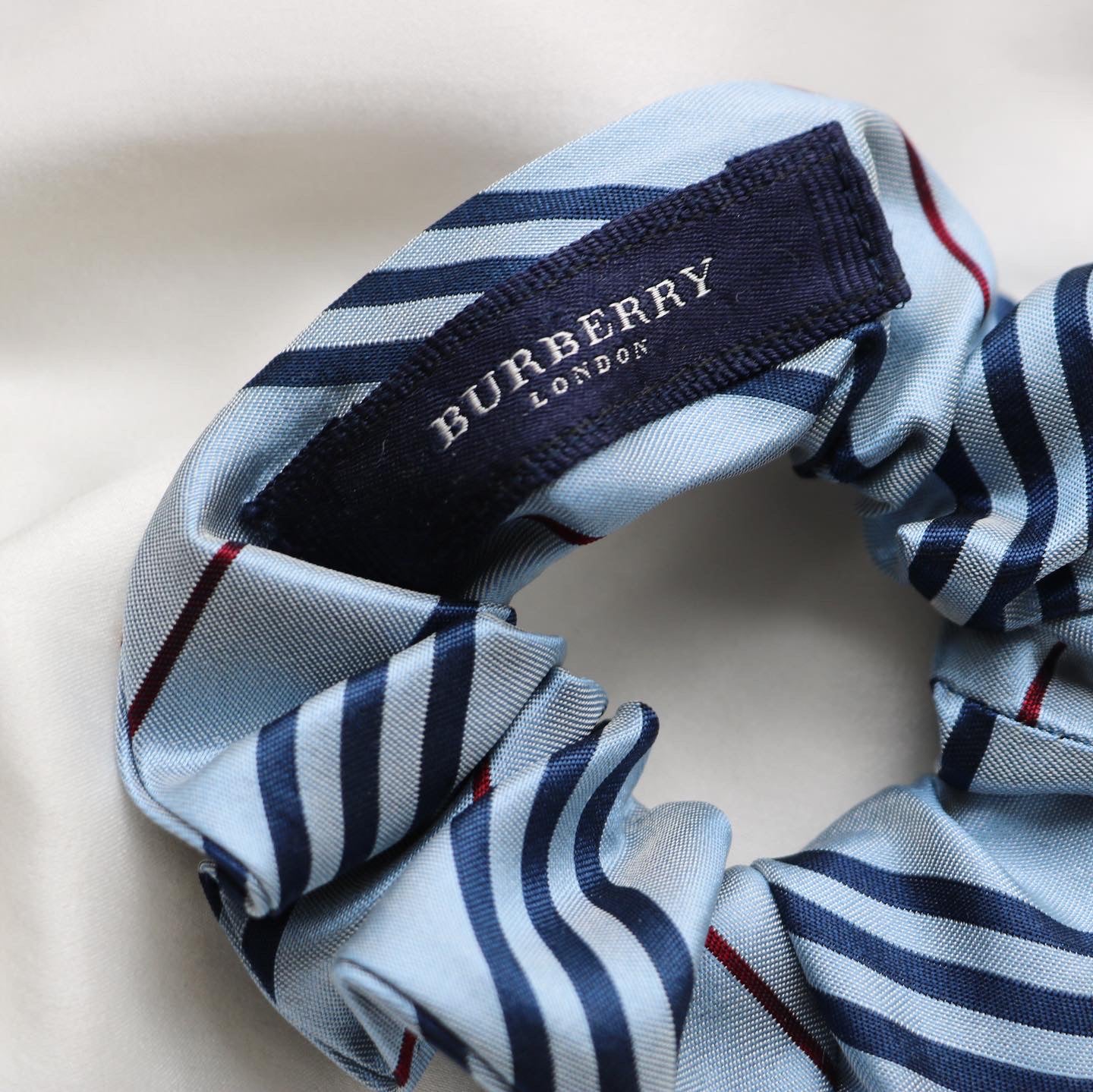 CHOUCHOU UPCYCLÉ BURBERRY | 100% SOIE