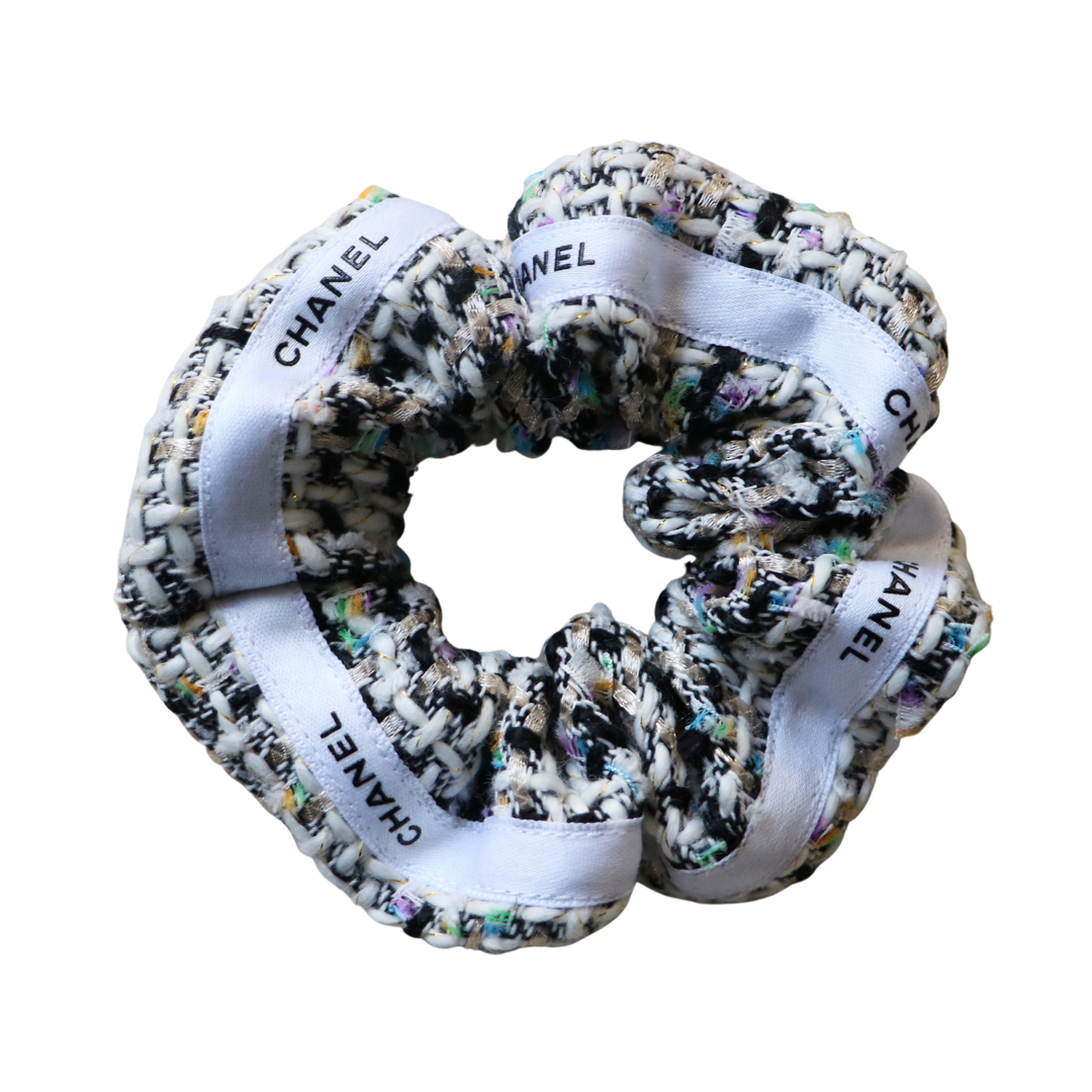 CHOUCHOU UPCYCLÉ CHANEL | TWEED BLANC