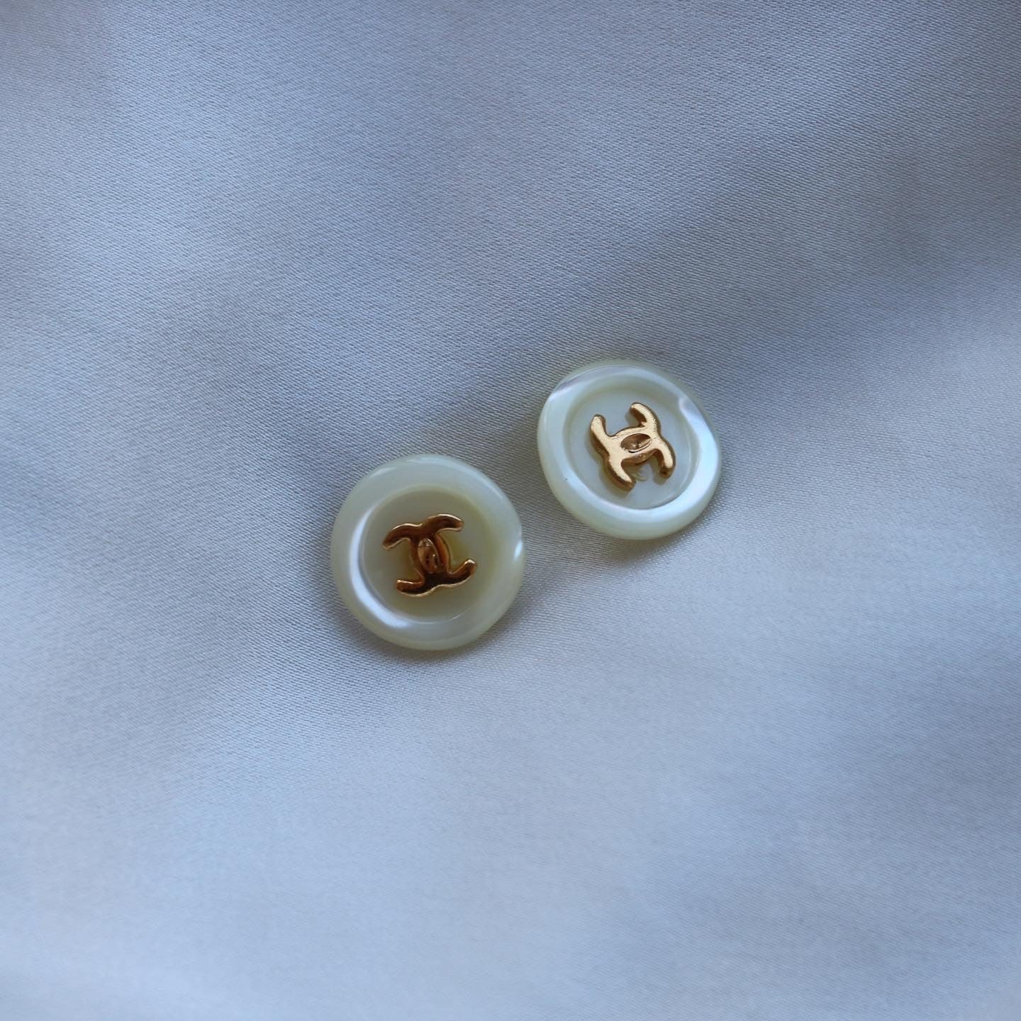 COLLIER UPCYCLÉ CHANEL | BLANC NACRE