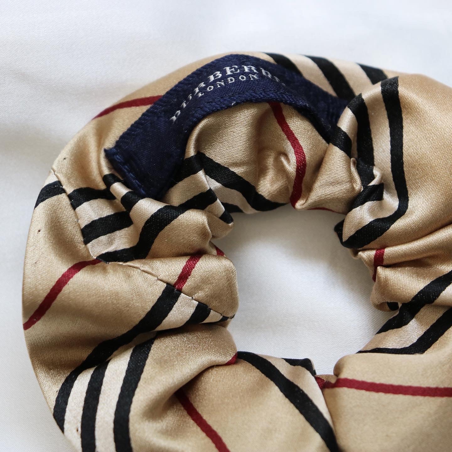 CHOUCHOU UPCYCLÉ BURBERRY | 100% SOIE