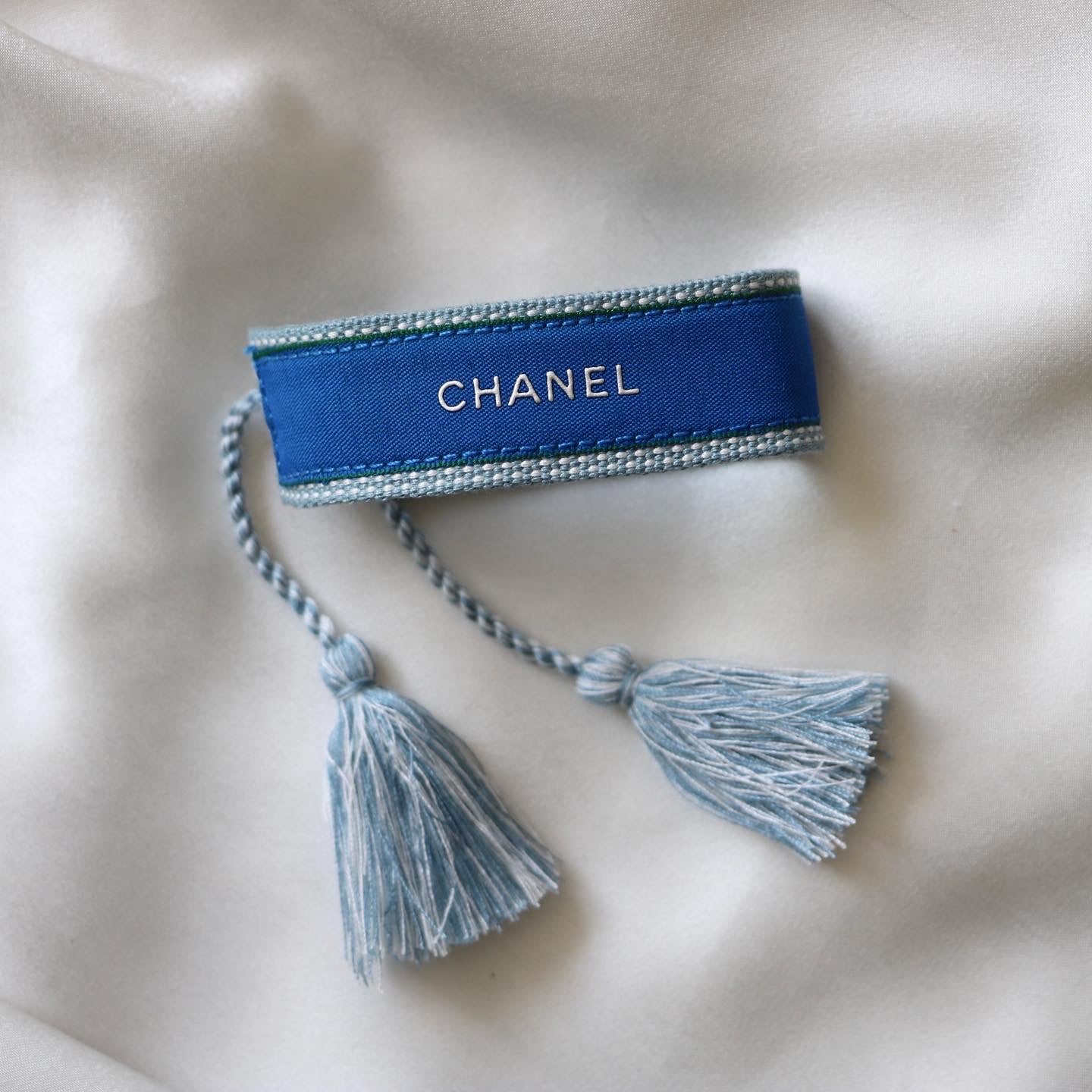 PRÉ COMMANDE | BRACELET TISSÉ UPCYCLÉ CHANEL | BLEU & GRIS
