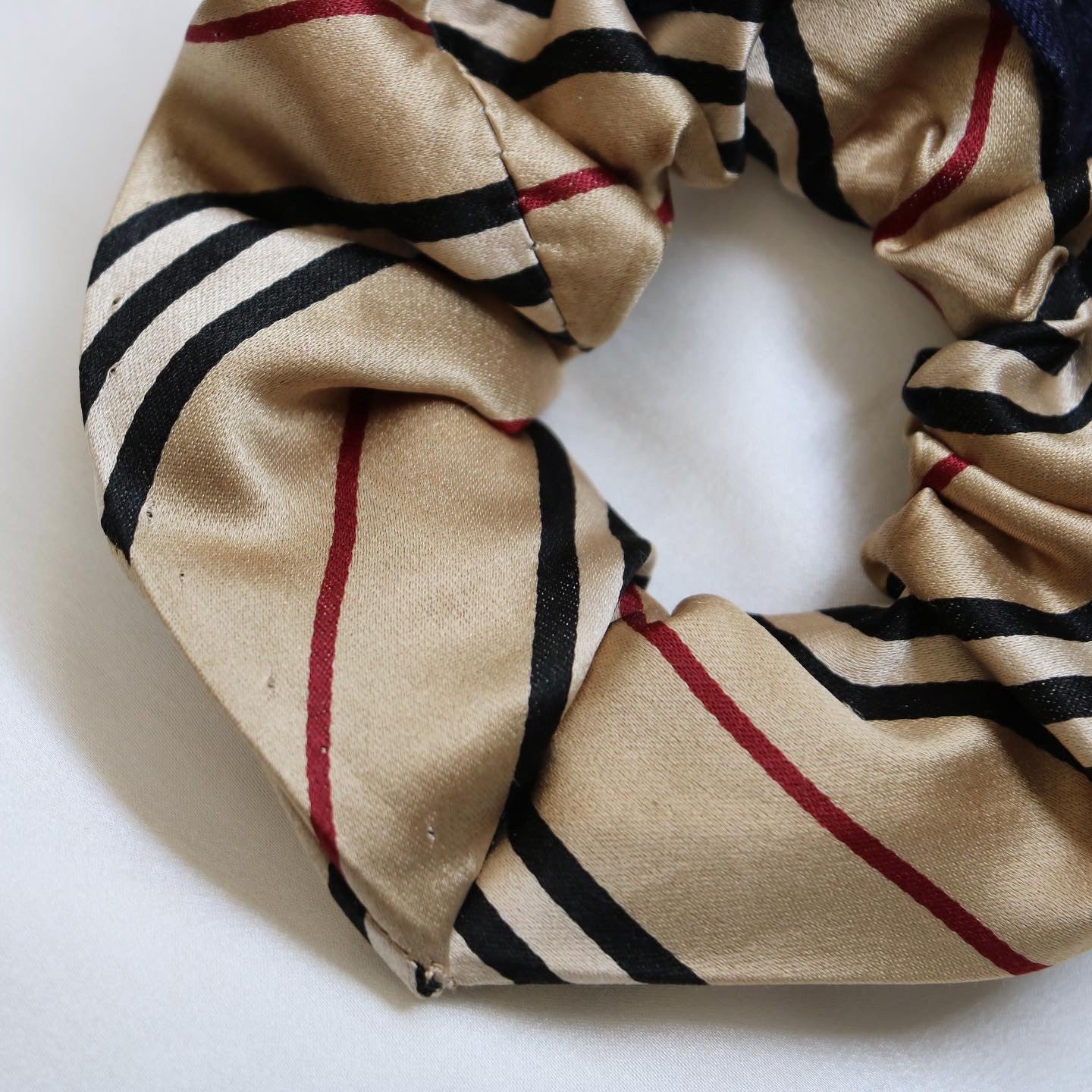 CHOUCHOU UPCYCLÉ BURBERRY | 100% SOIE