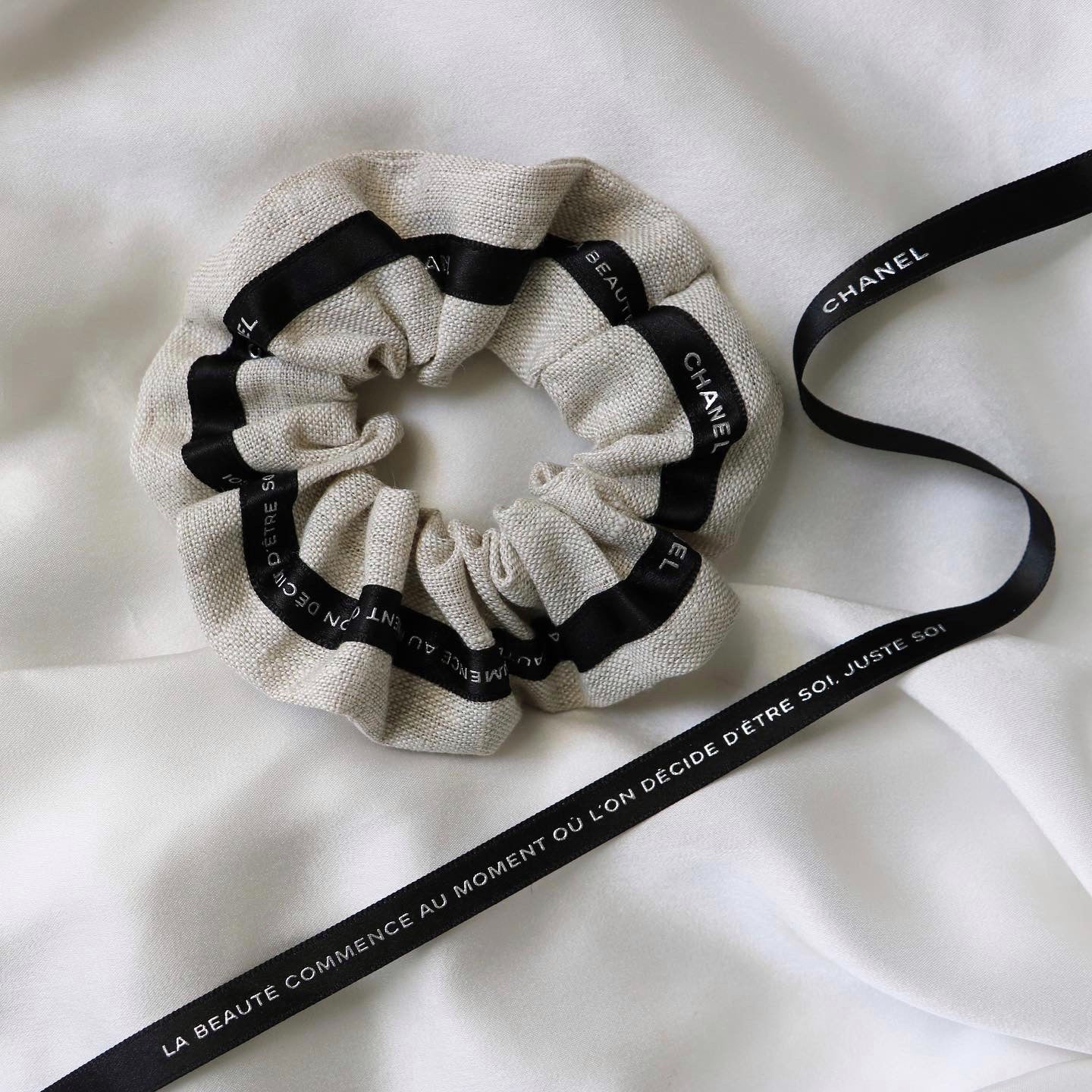 CHOUCHOU UPCYCLÉ CHANEL | "BE YOURSELF" BEIGE SABLE