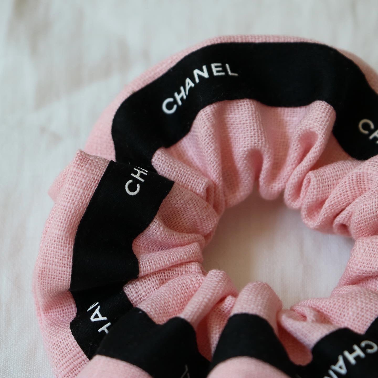 CHOUCHOU UPCYCLÉ | ROSE ET NOIR 100% LIN