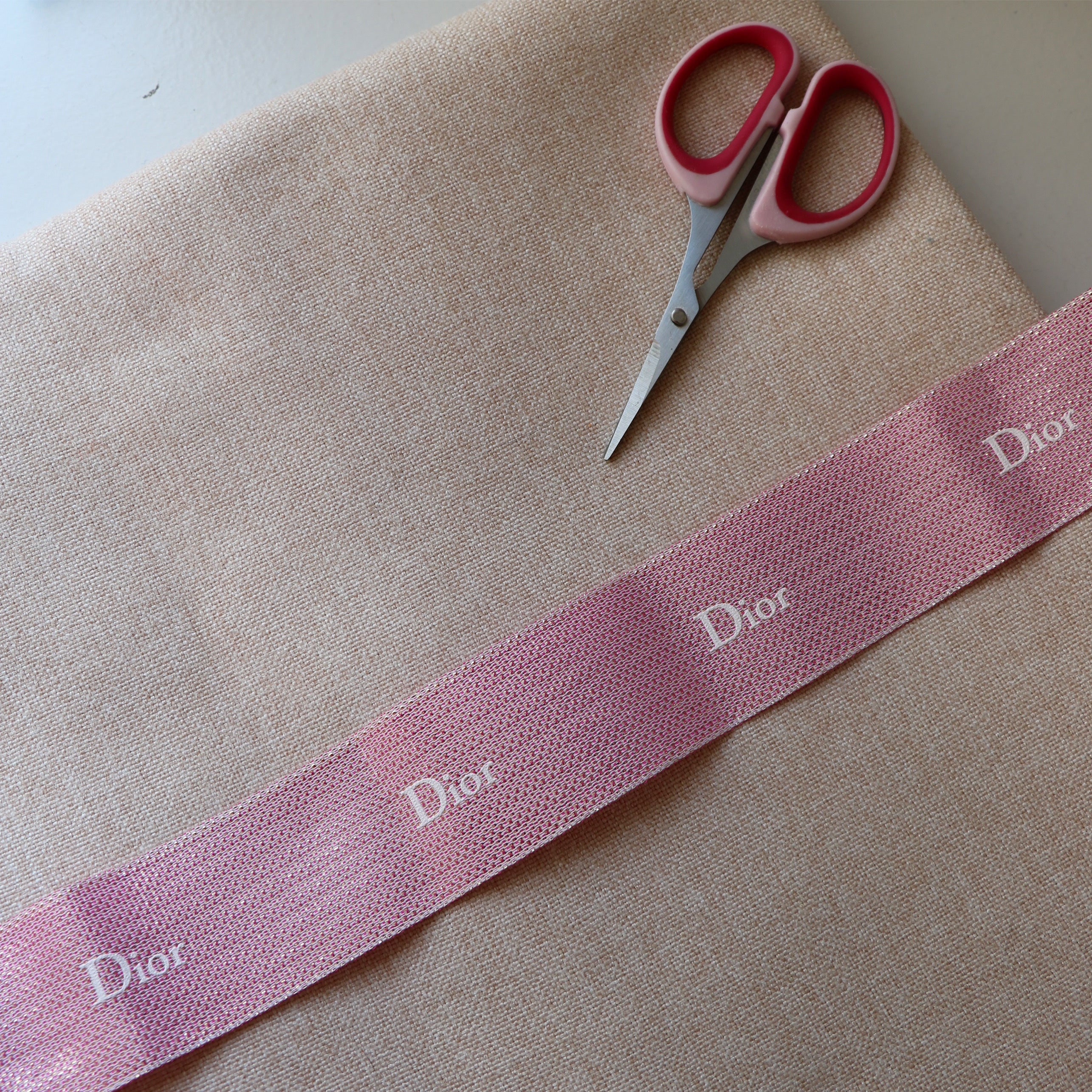 PRÉ COMMANDE | COUSSIN UPCYCLÉ DIOR