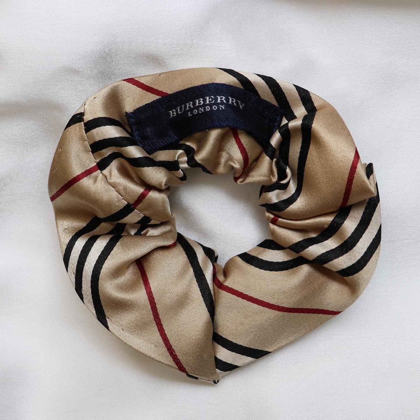 PRÉ COMMANDE | CHOUCHOU UPCYCLÉ BURBERRY | 100% SOIE