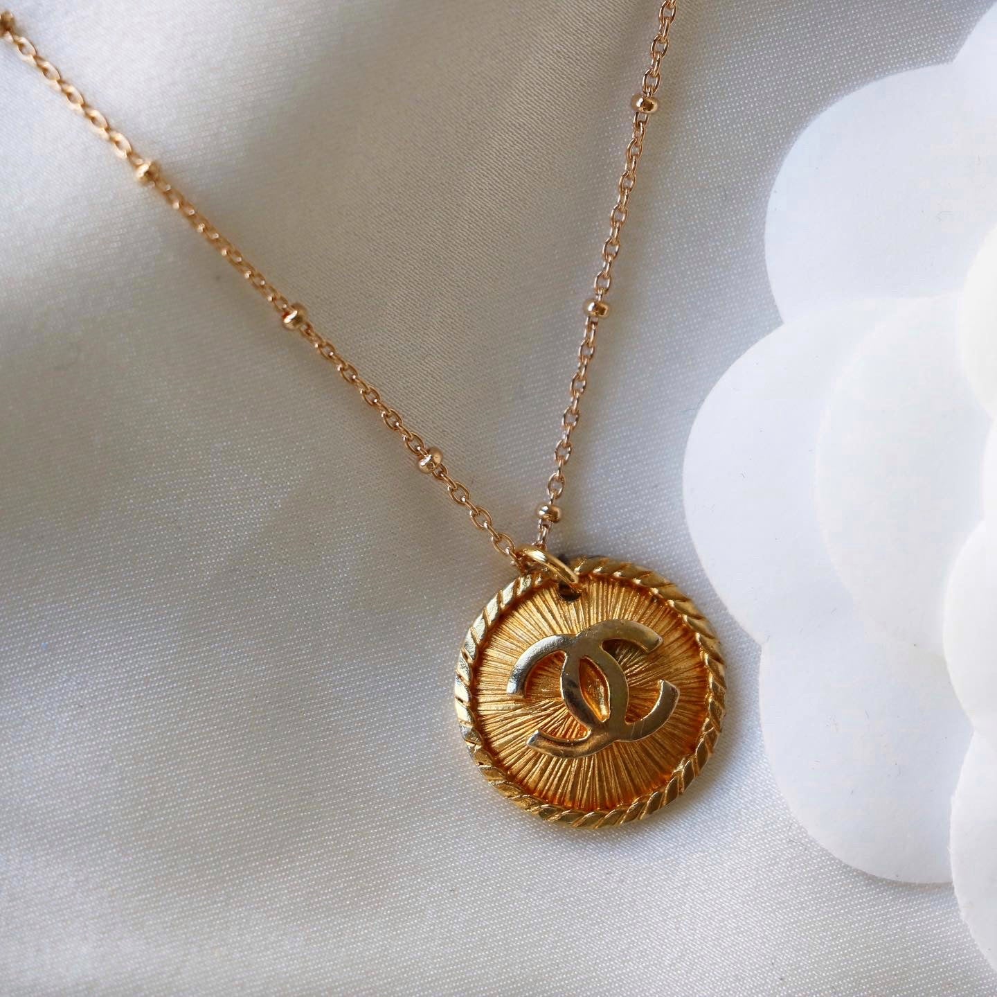 COLLIER UPCYCLÉ CHANEL | DORÉ