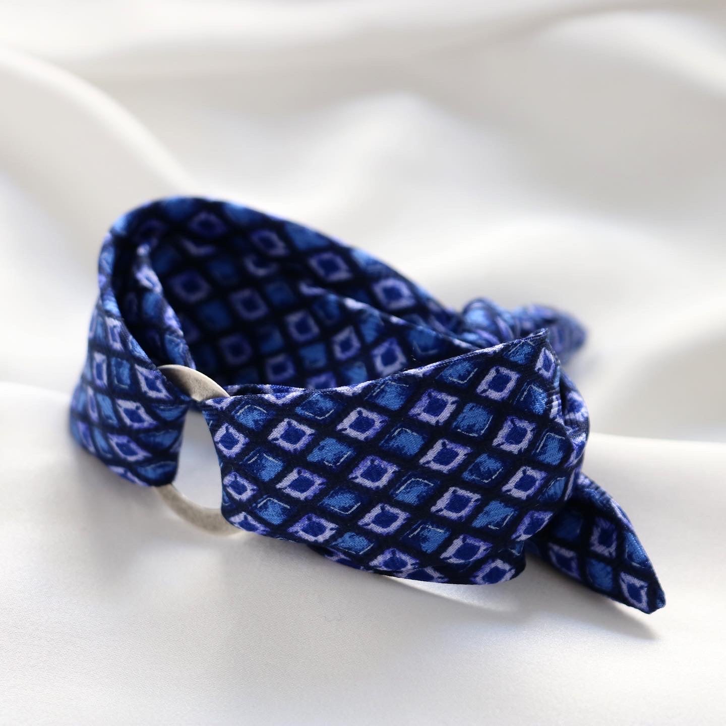 BRACELET FOULARD UPCYCLÉ COURRÈGES | 100% SOIE