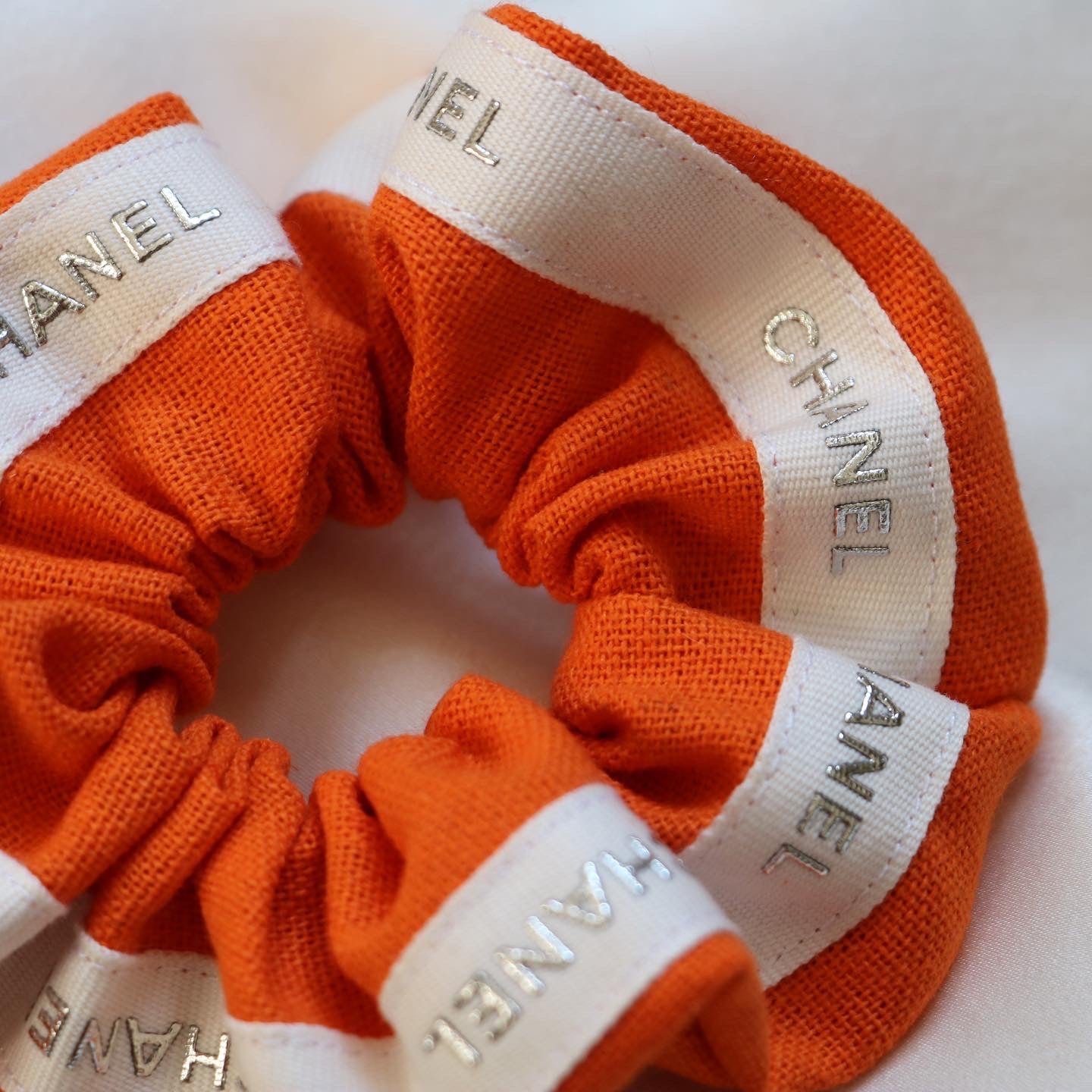 CHOUCHOU UPCYCLÉ CHANEL | ORANGE